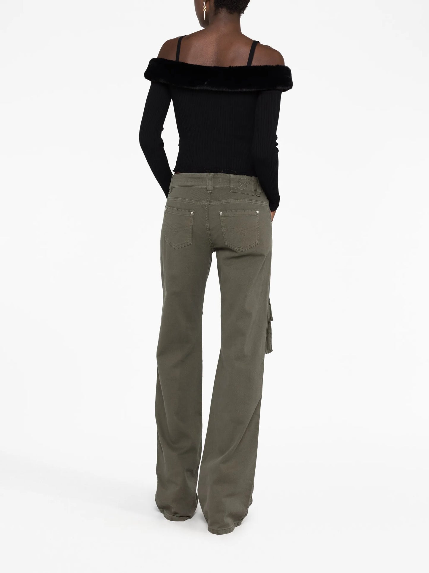 straight-leg cargo-pocket trousers