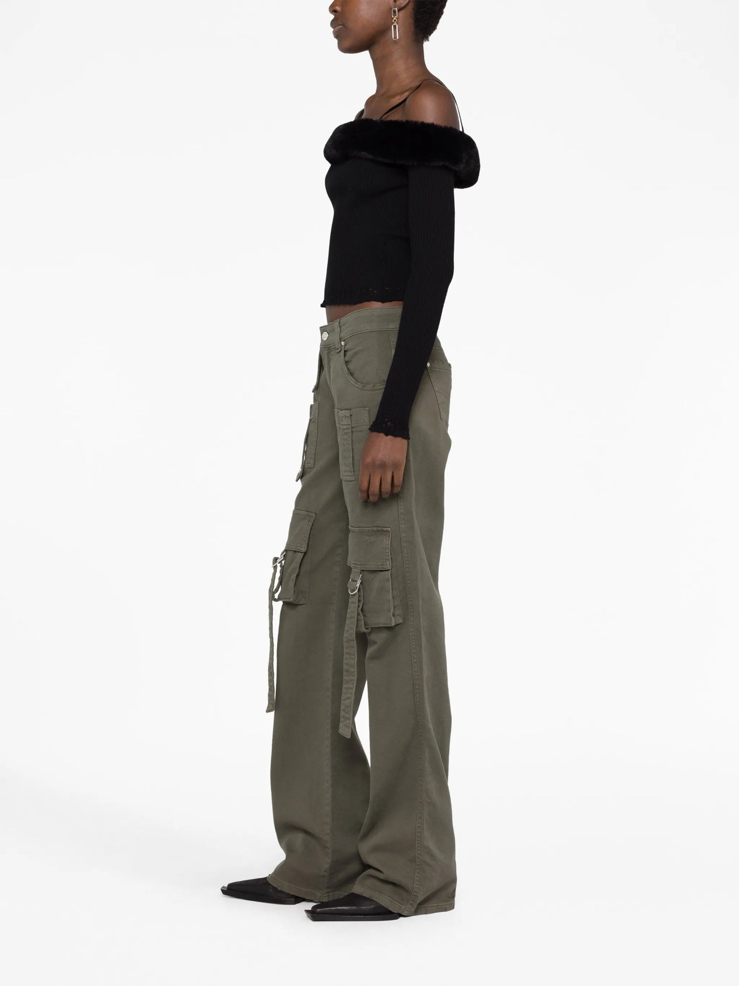straight-leg cargo-pocket trousers
