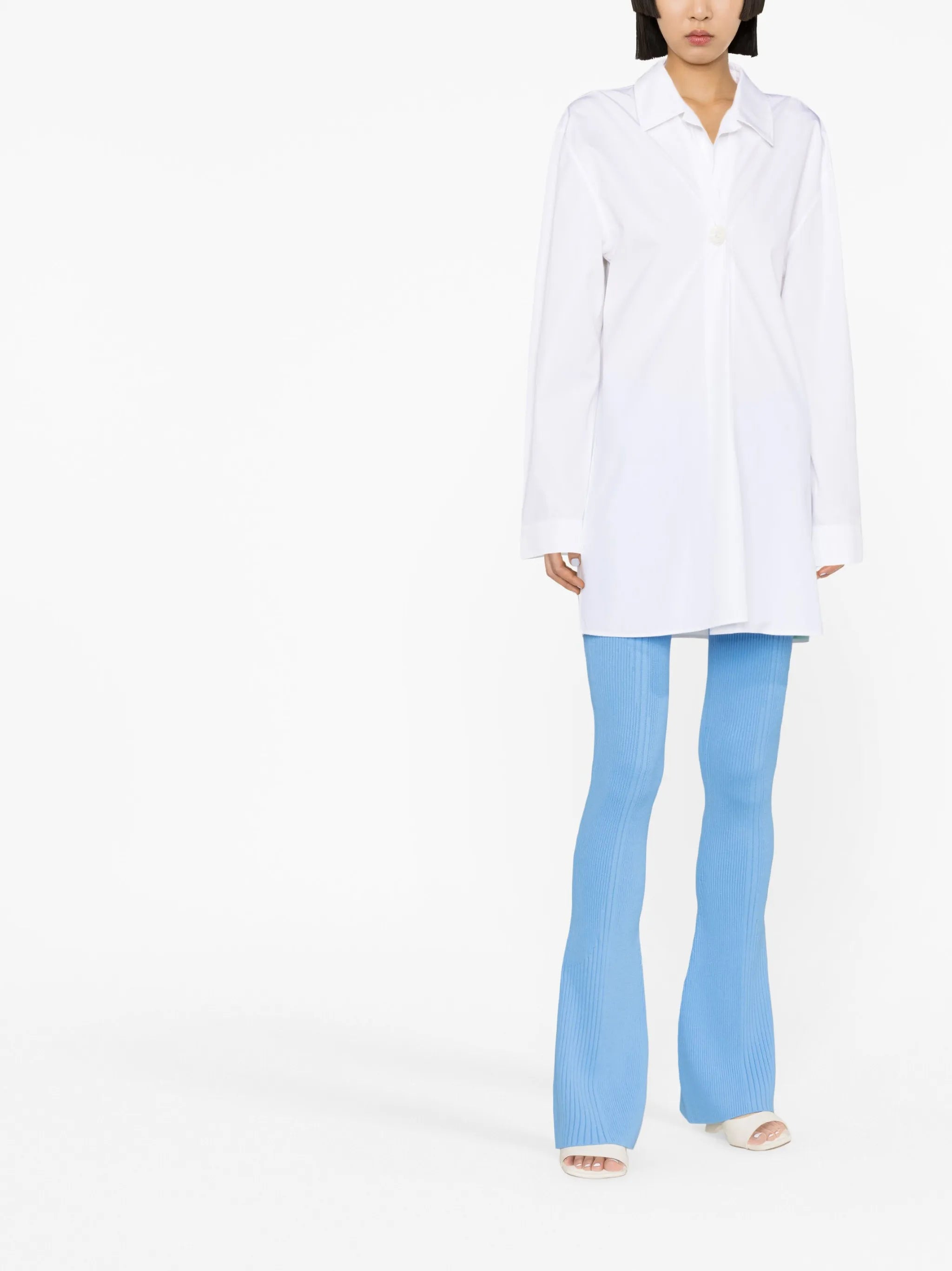 long-sleeve button-fastening shirt