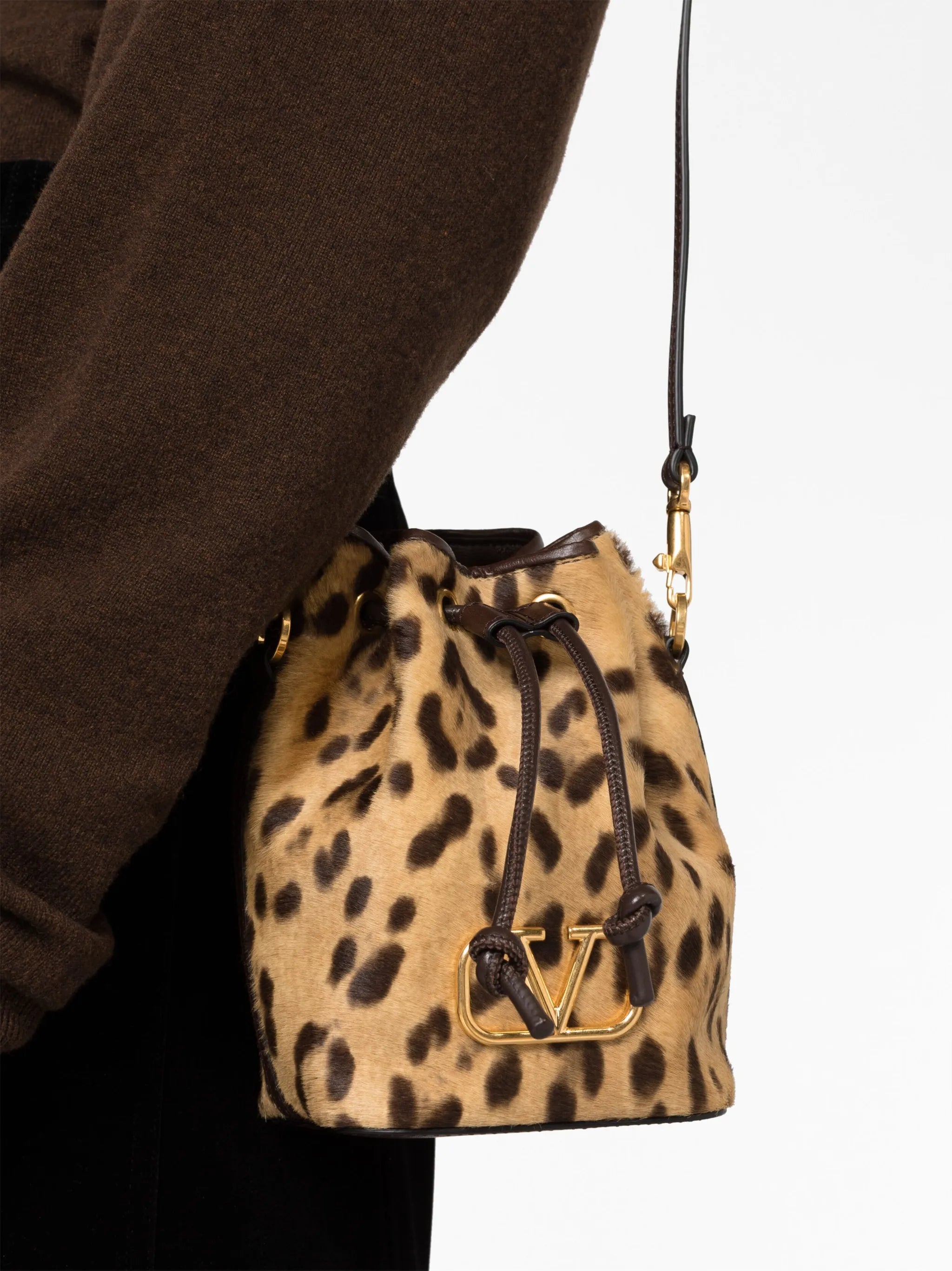 VLogo Signature mini bucket bag