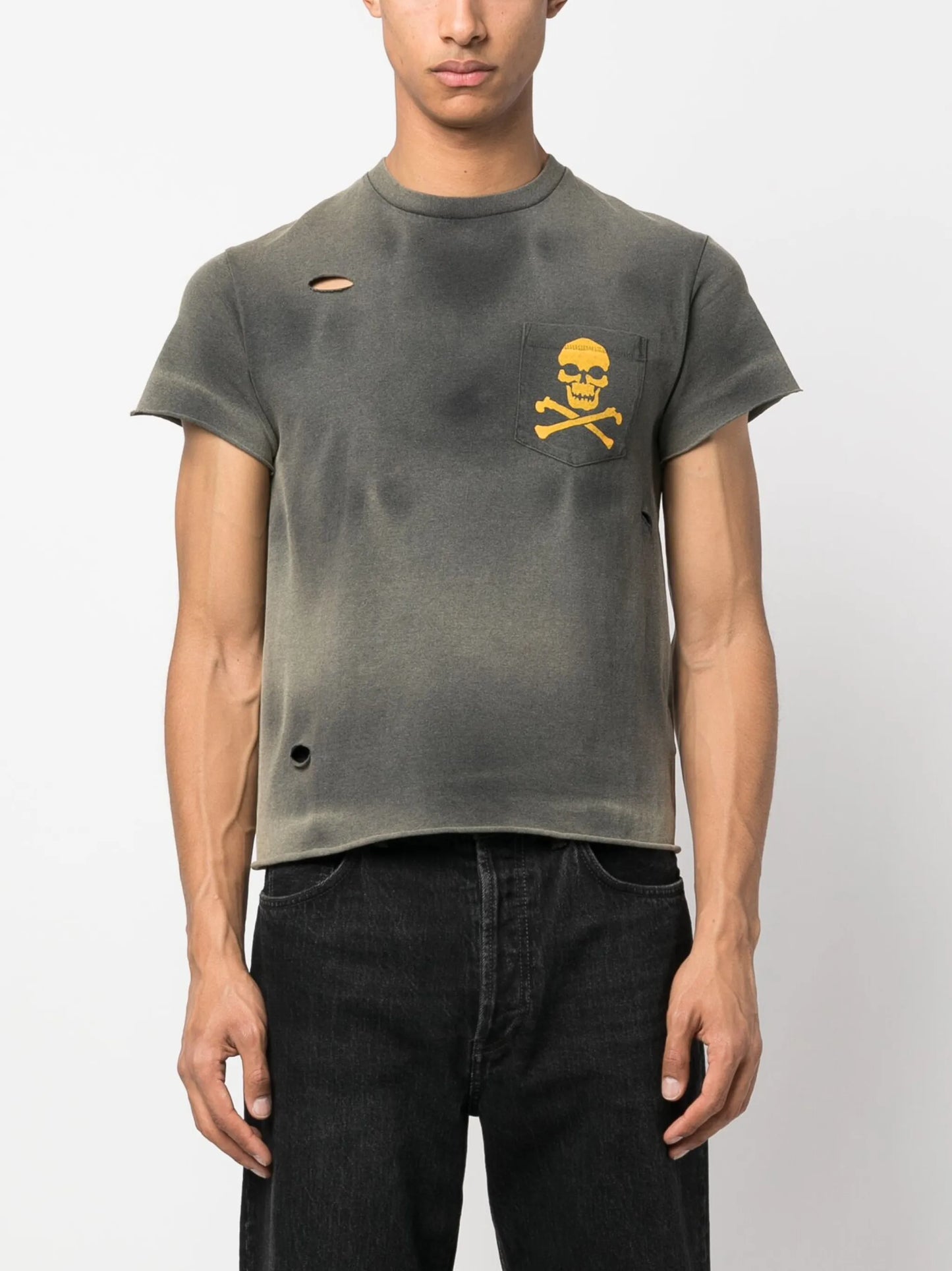 skull and crossbones-print distressed T-shirt