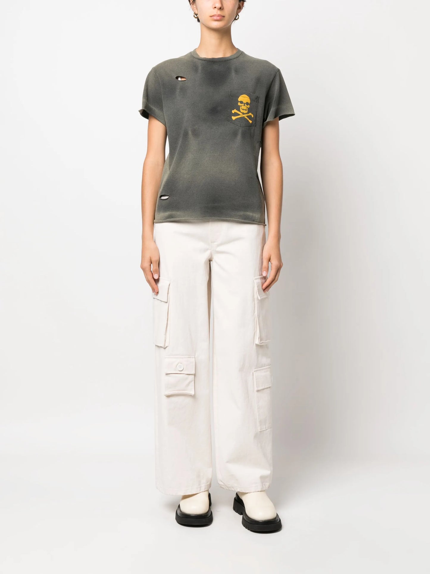 skull and crossbones-print distressed T-shirt