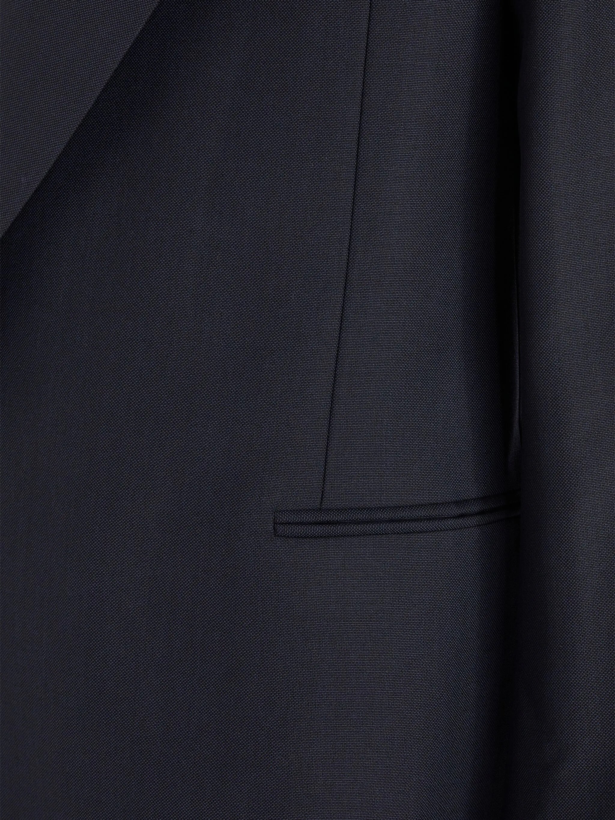 peak-lapels double-breasted blazer