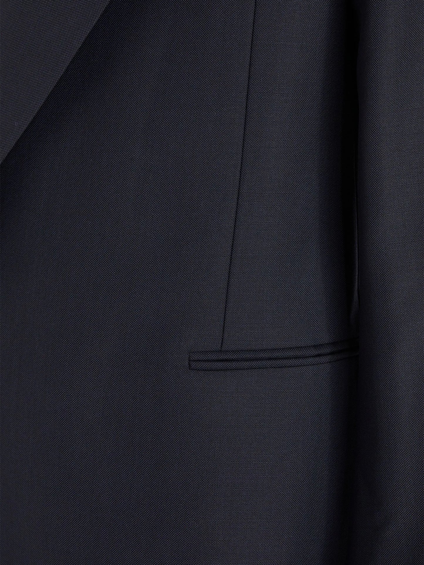 peak-lapels double-breasted blazer