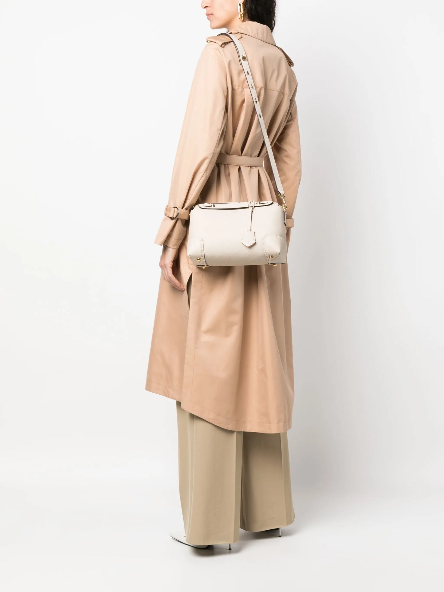 logo-lettering tonal-stitch shoulder bag