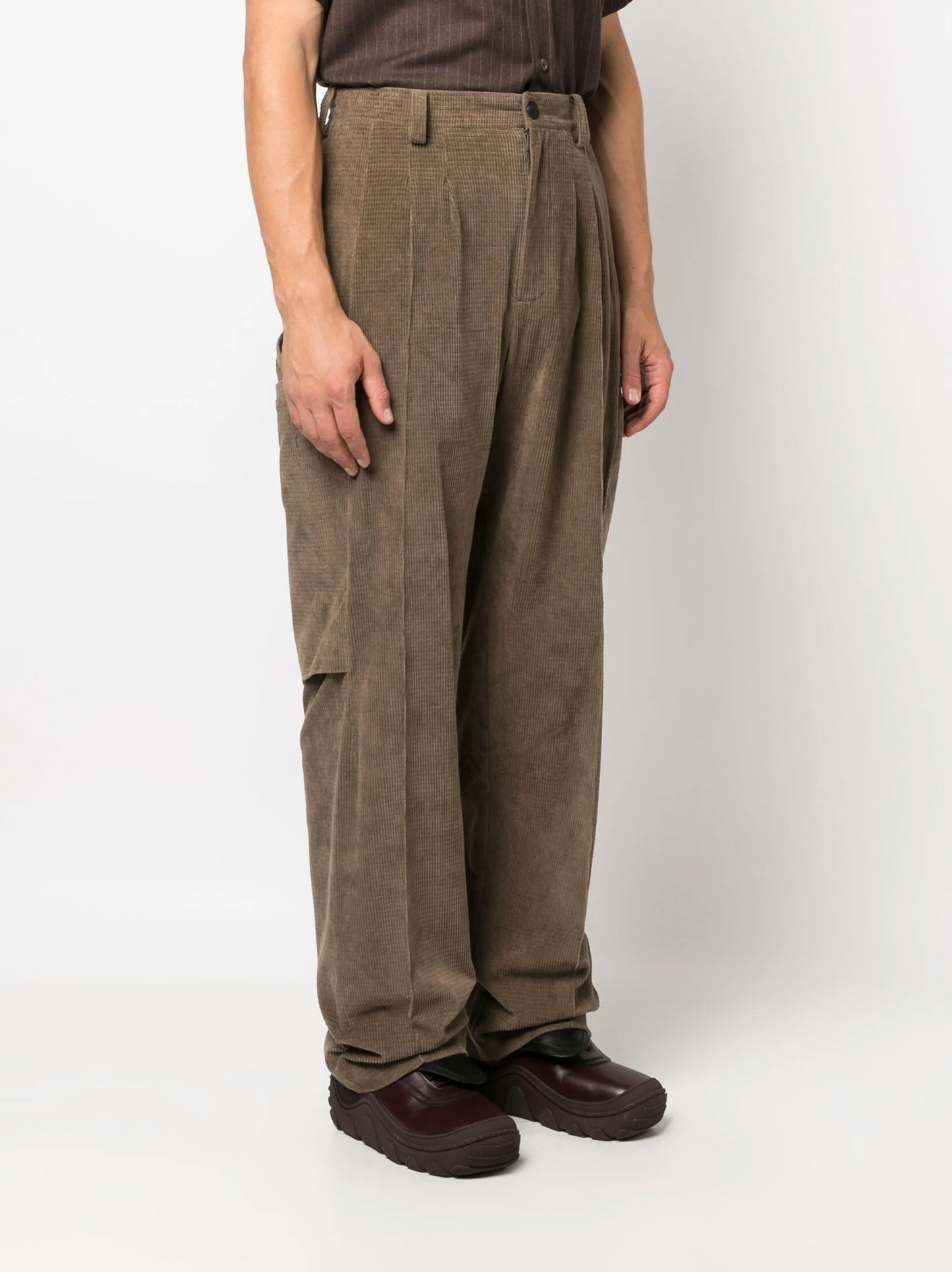 pleat-detailing loose-fit trousers