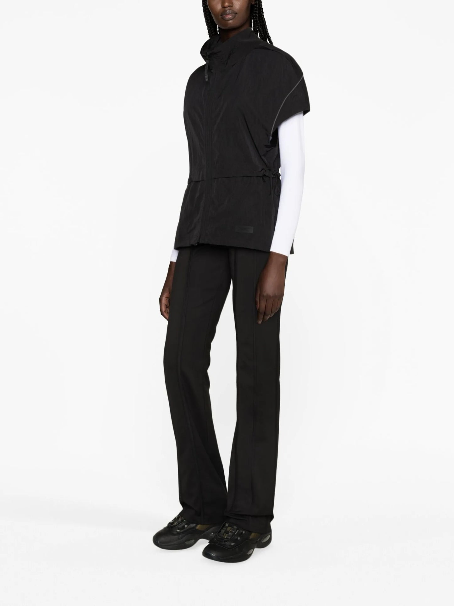 logo-patch zipped vest