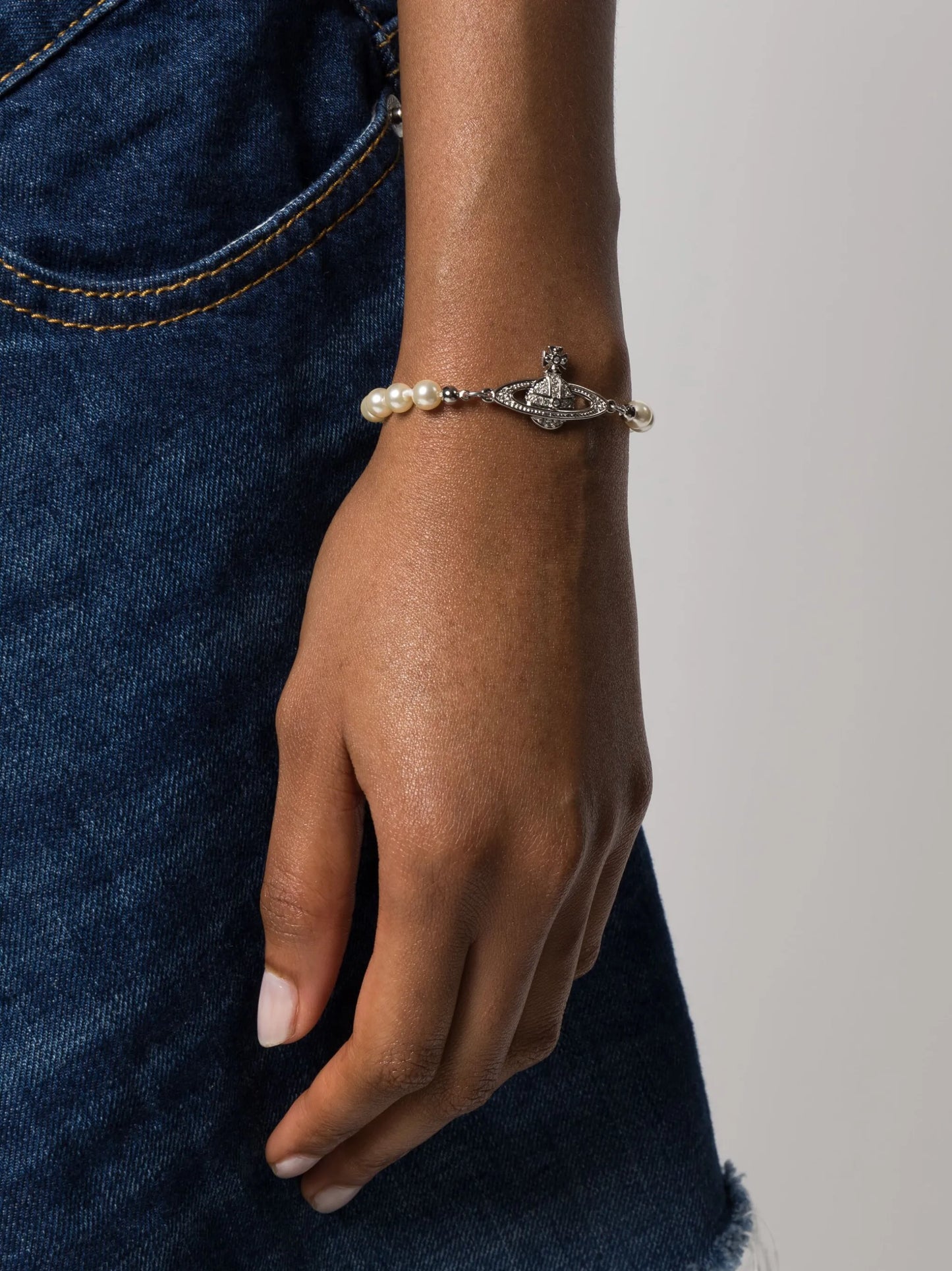 mini Bas Relief pearl bracelet