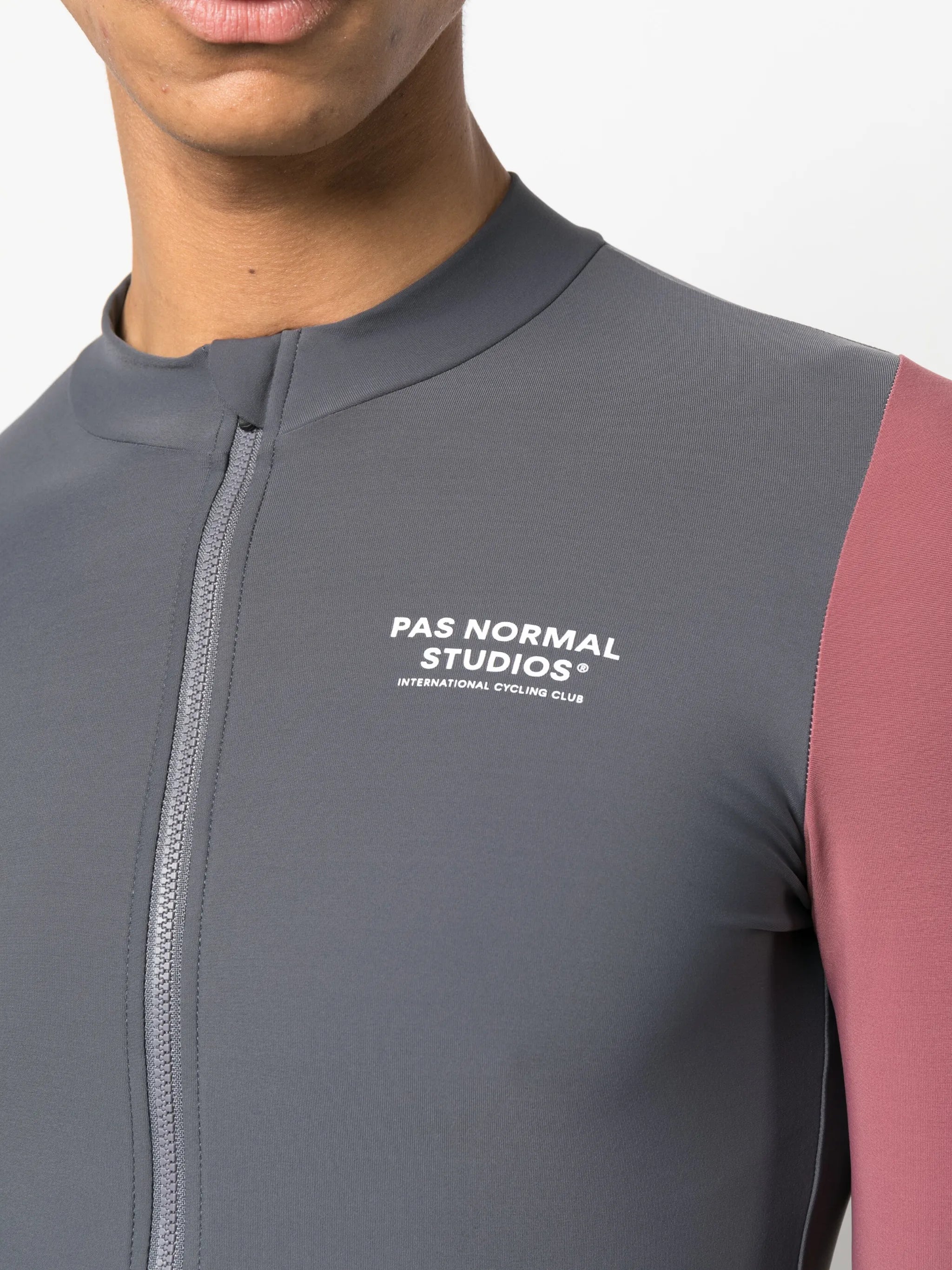 Mechanism performance cycling top