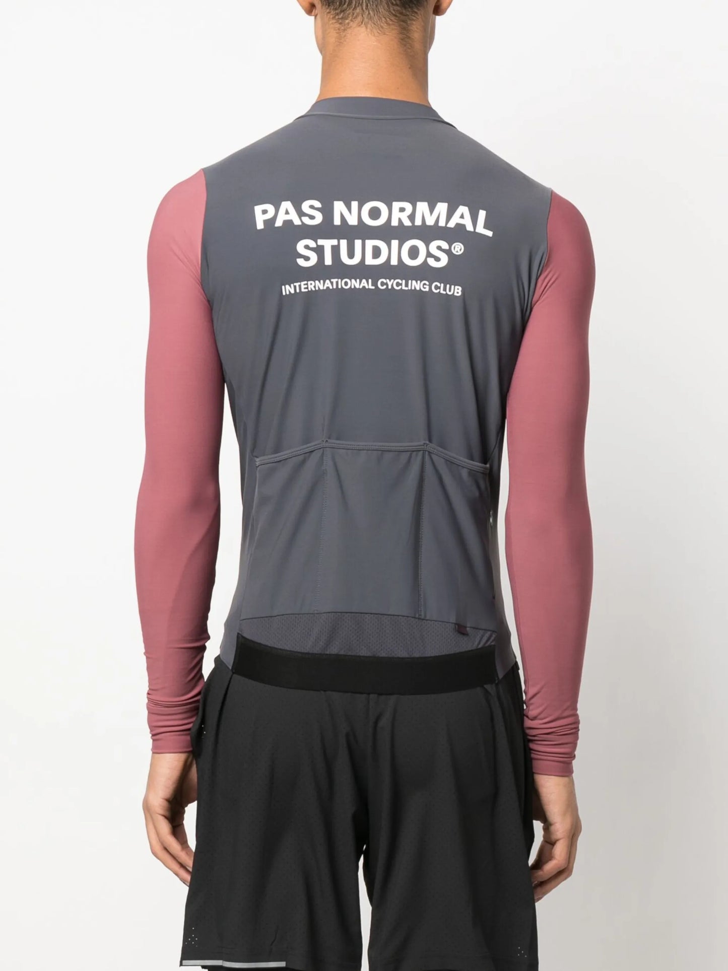 Mechanism performance cycling top