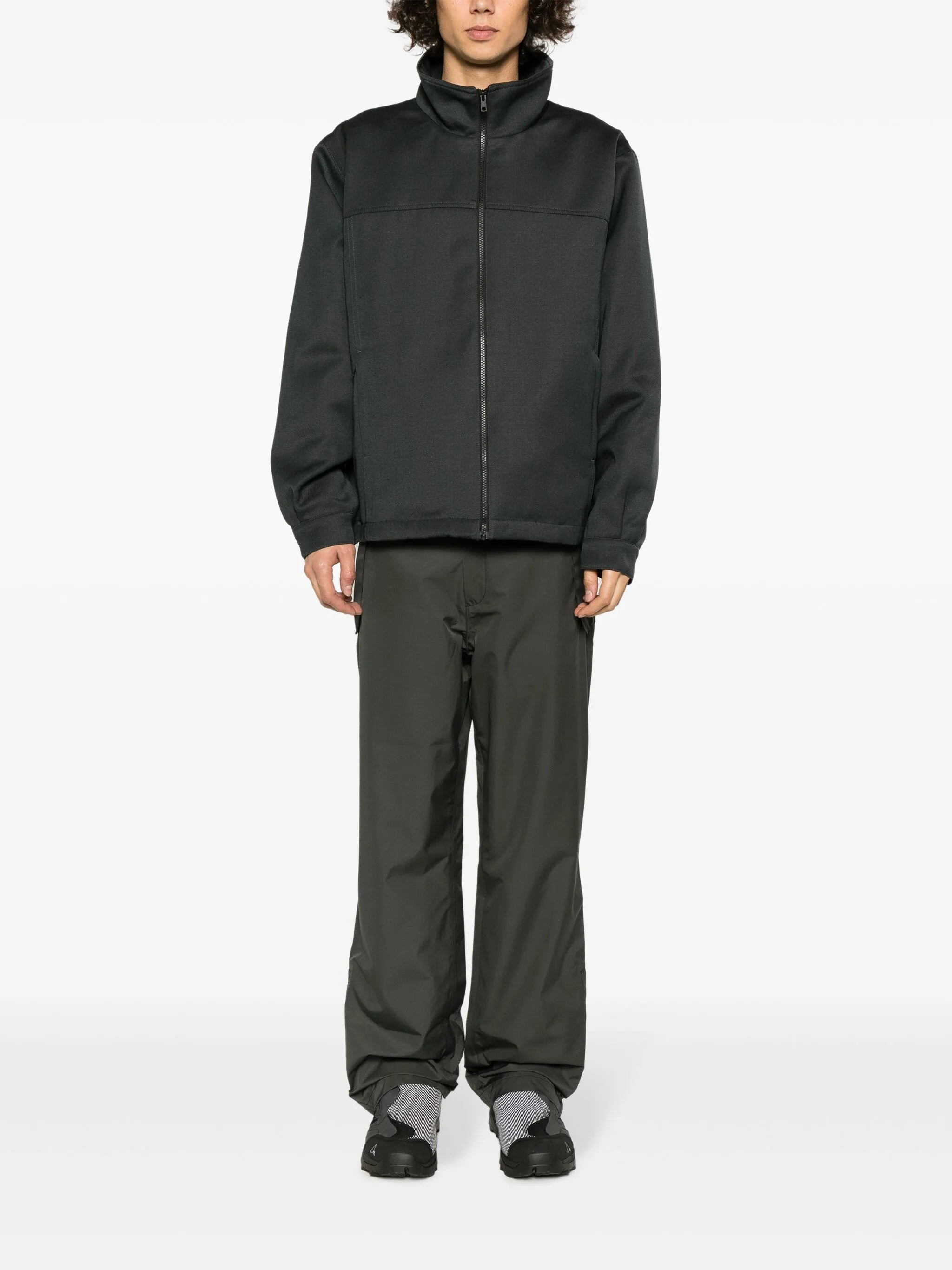 press-stud fastening straight-leg trousers