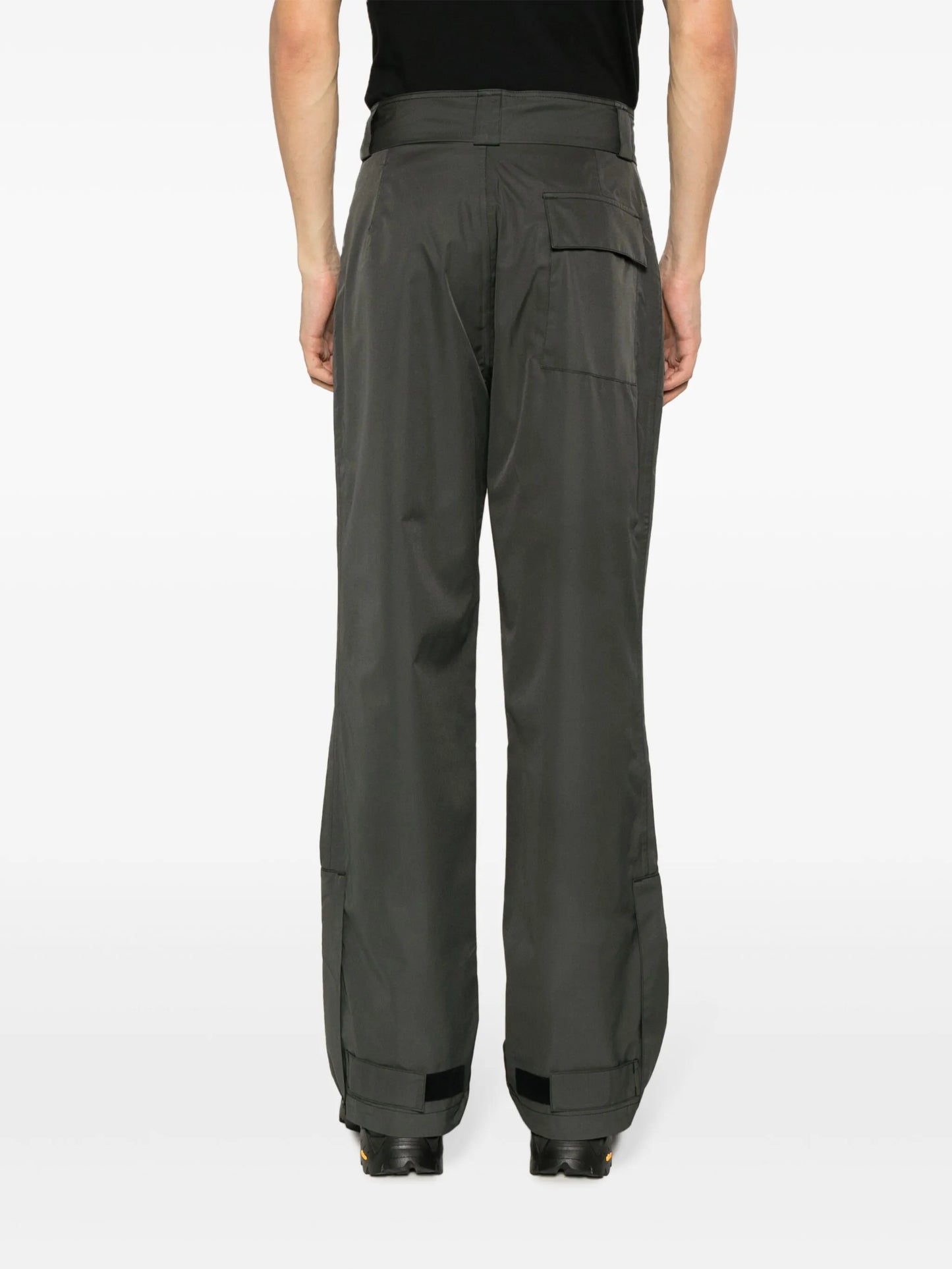 press-stud fastening straight-leg trousers