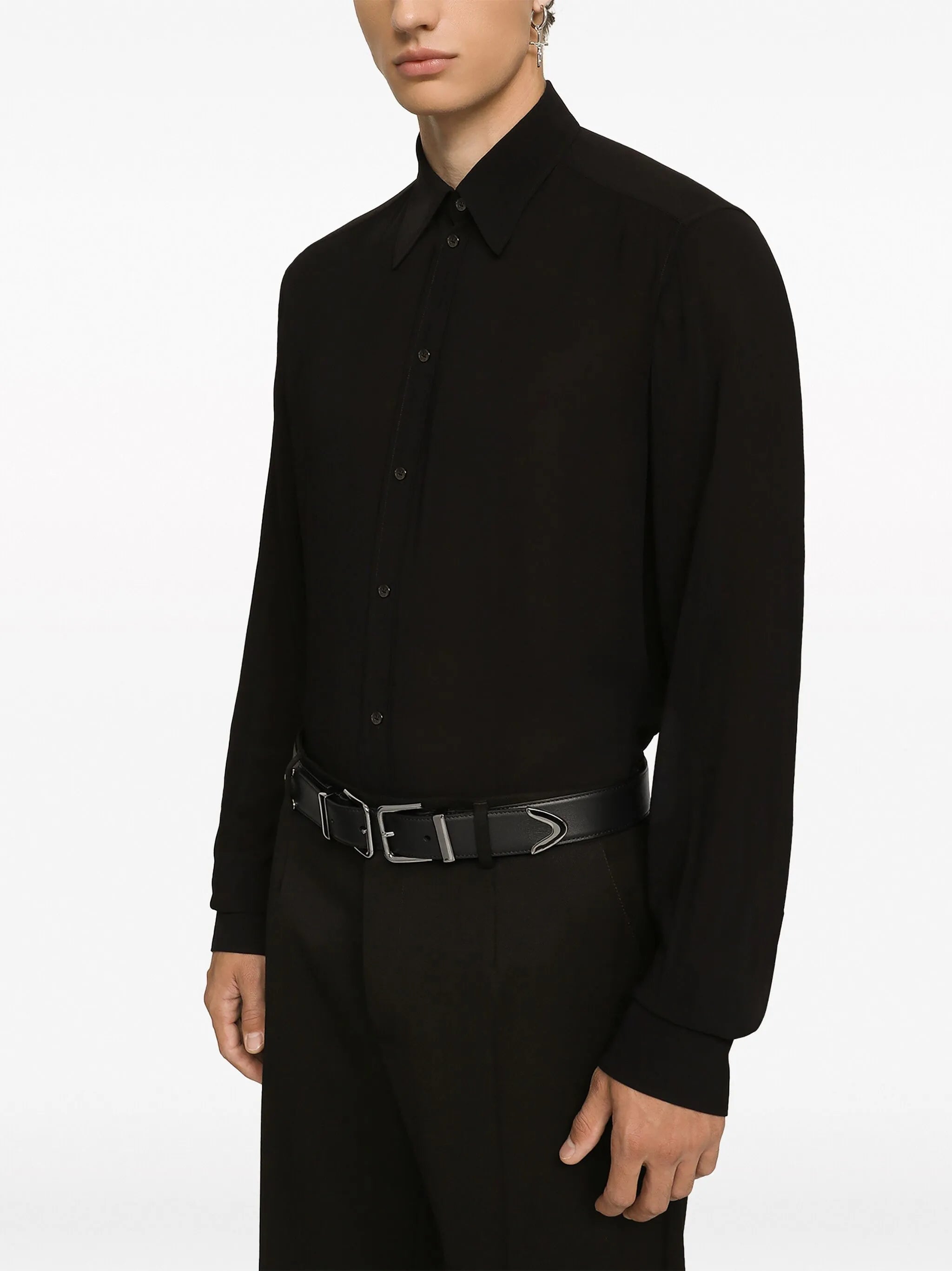 buckle-fastening leather belt