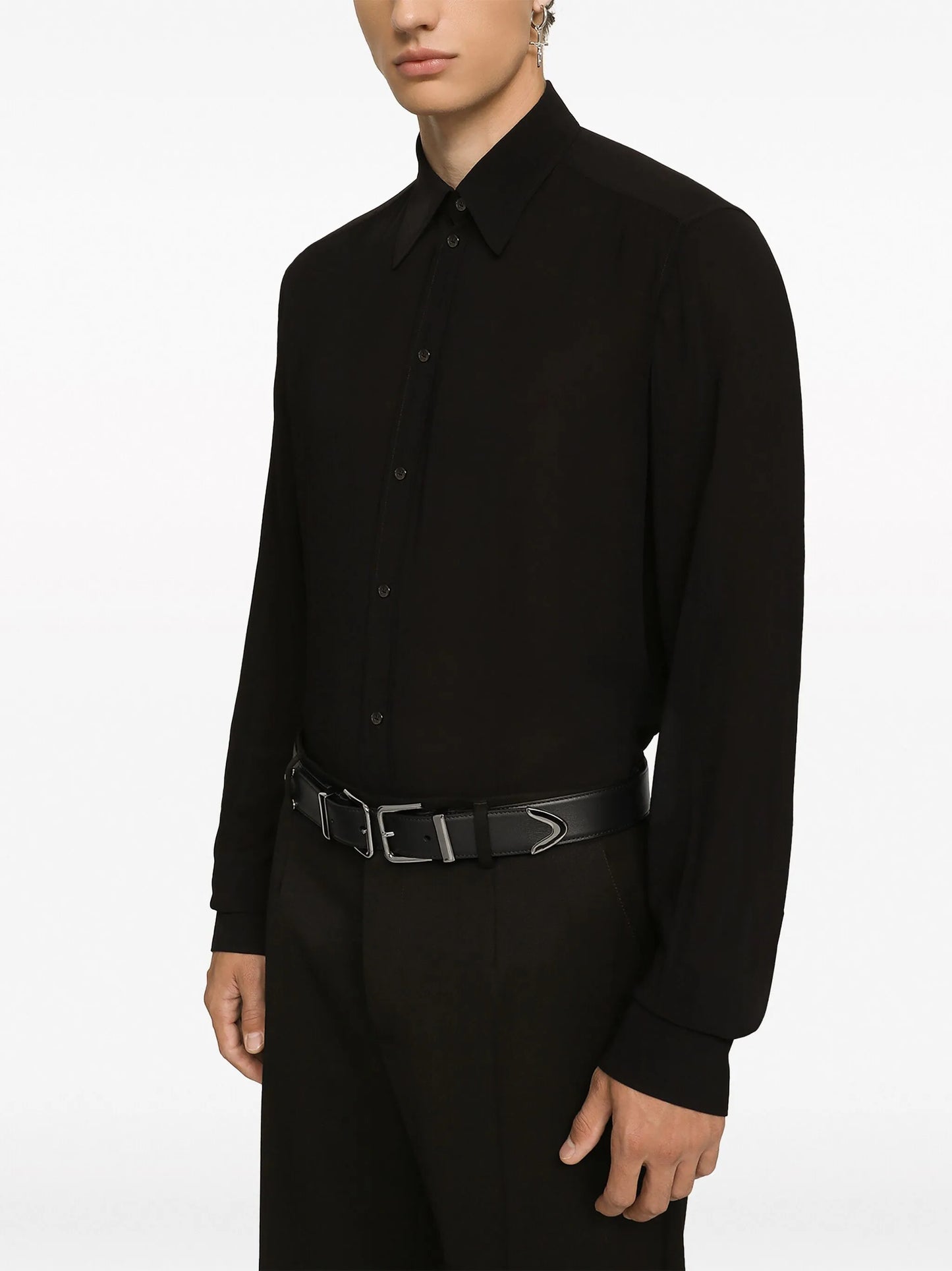 buckle-fastening leather belt