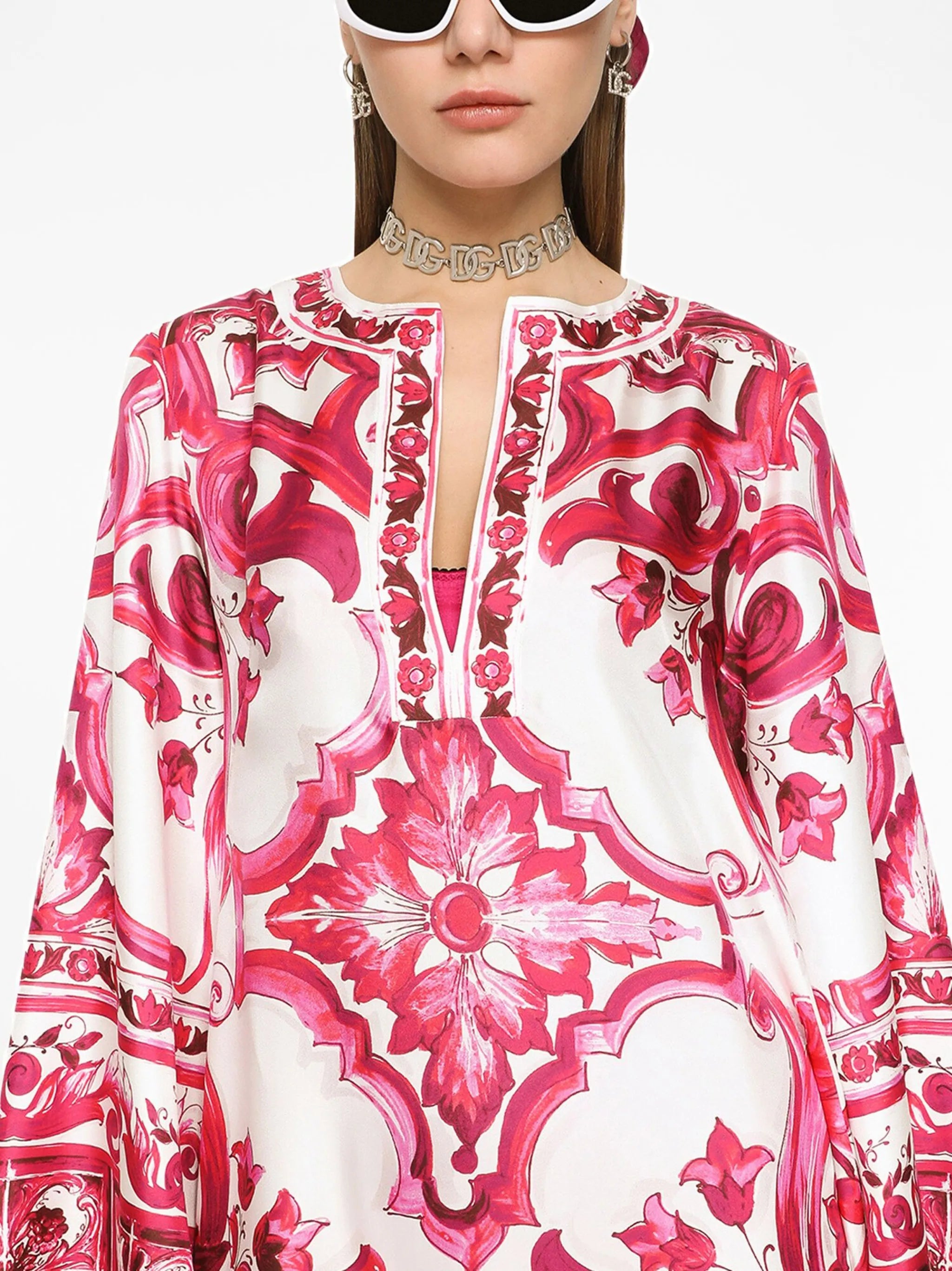 logo-charm polished hoop earrings