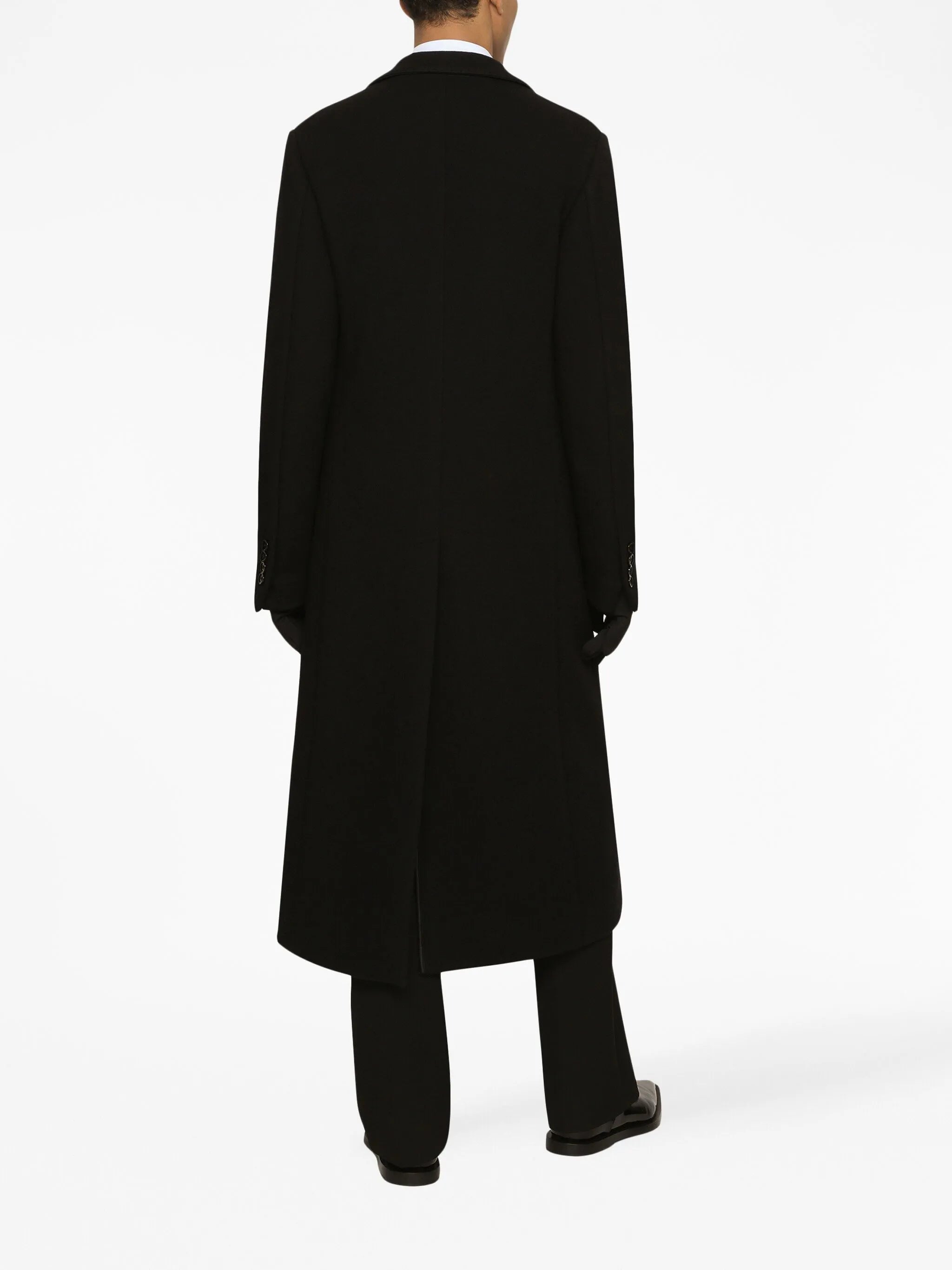 single-breasted notcheded-lapels coat