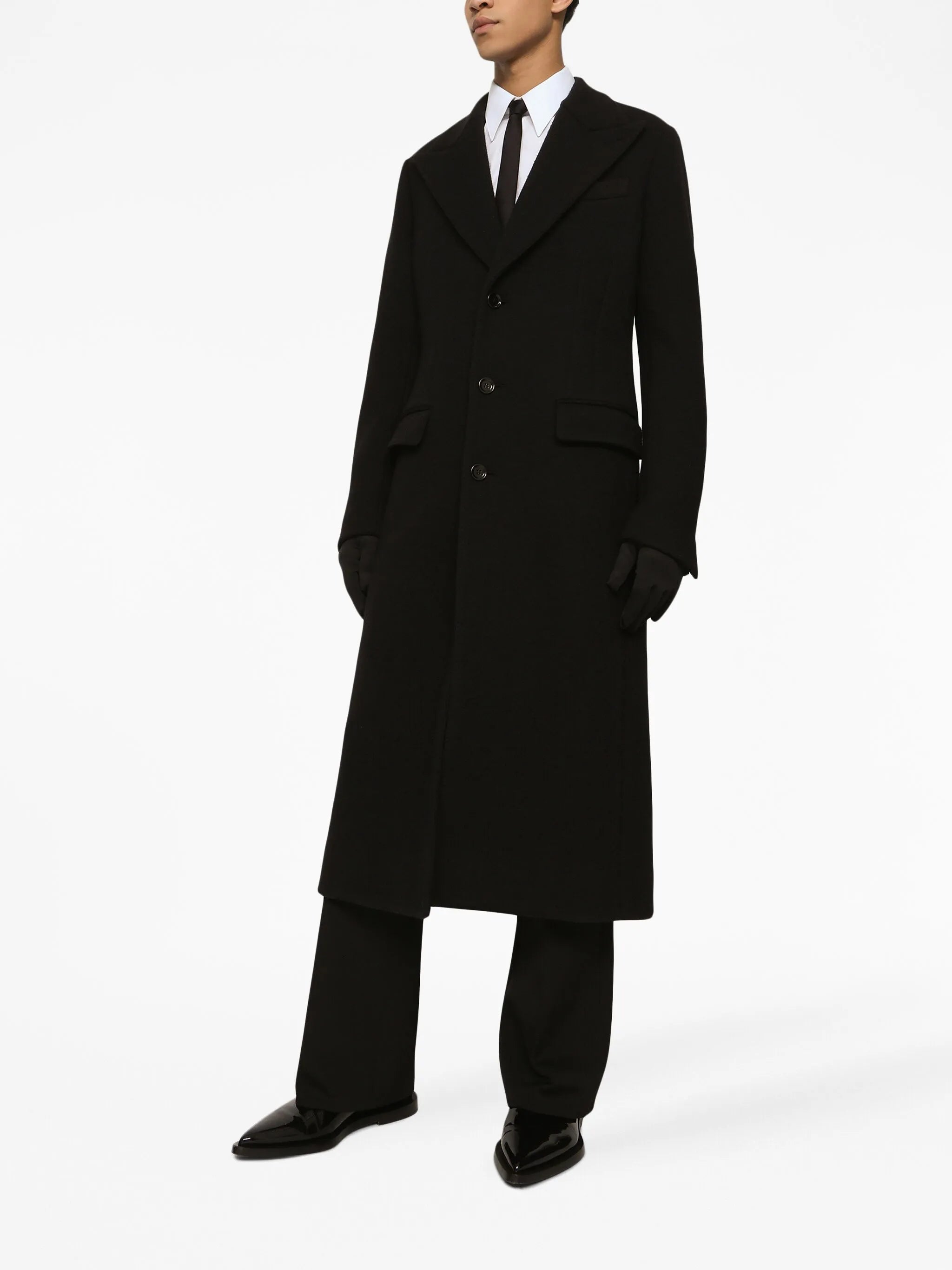 single-breasted notched-lapels coat