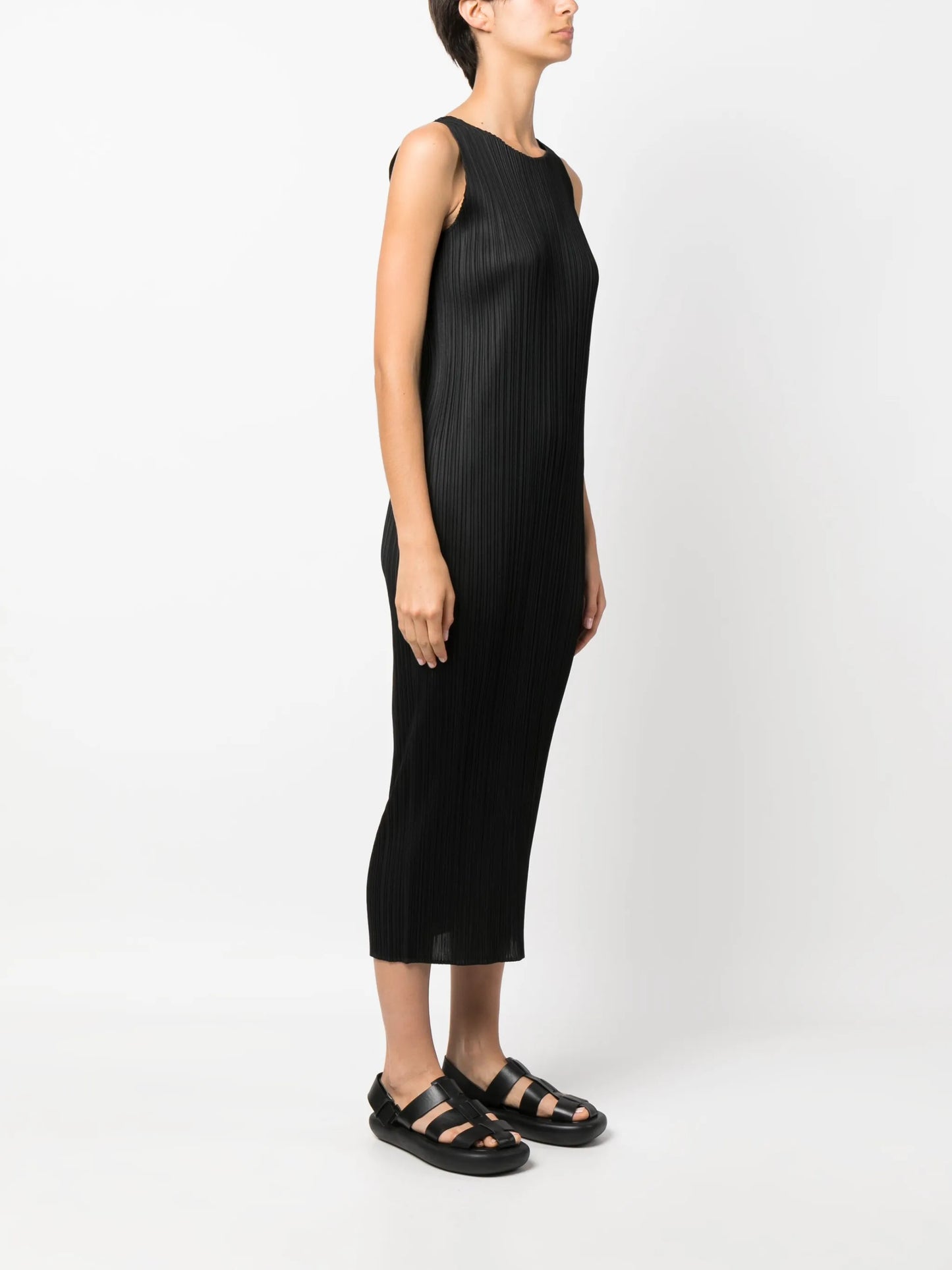 sleeveless pleated midi dress