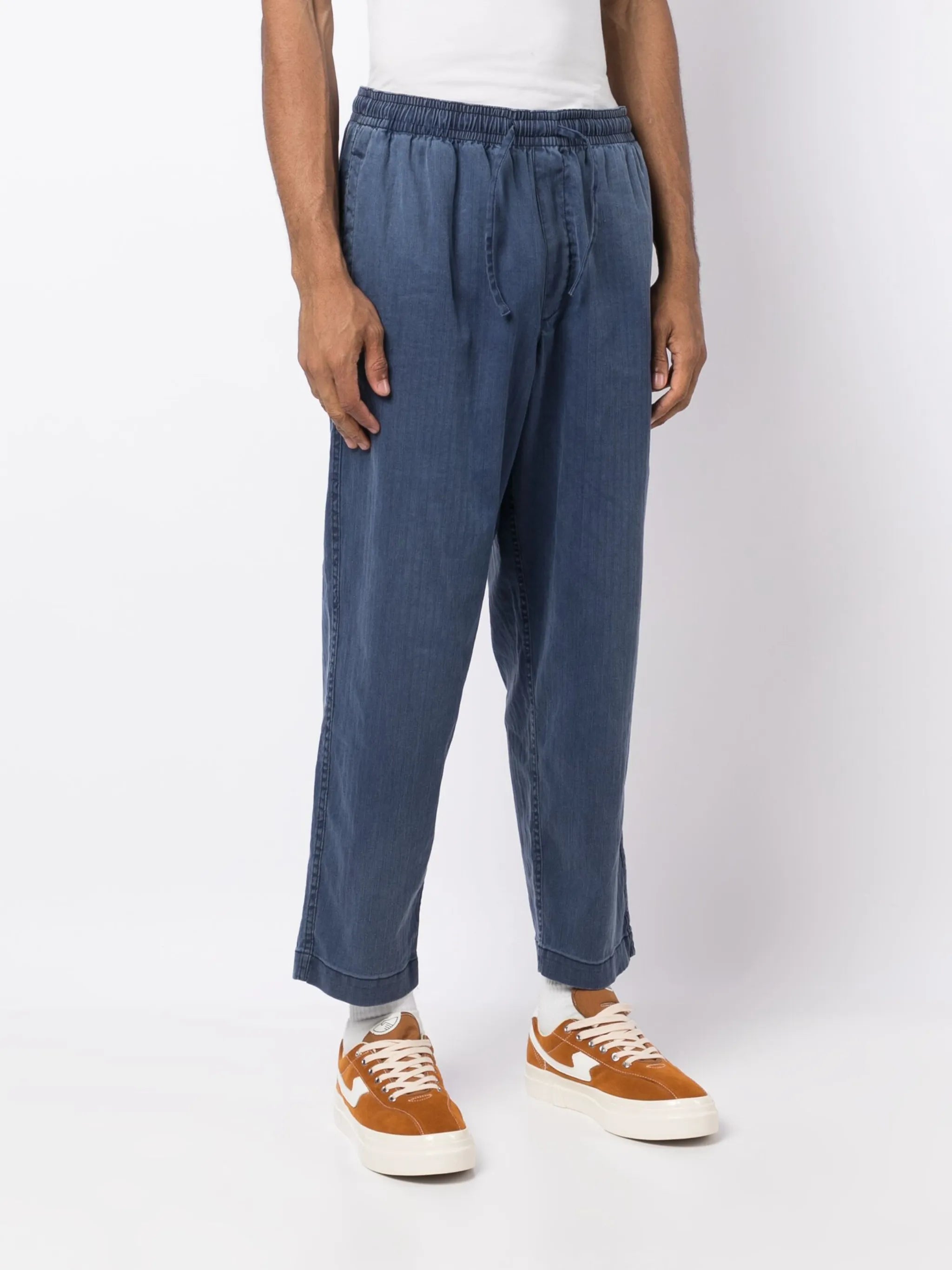 drawstring-waist mid-rise trousers