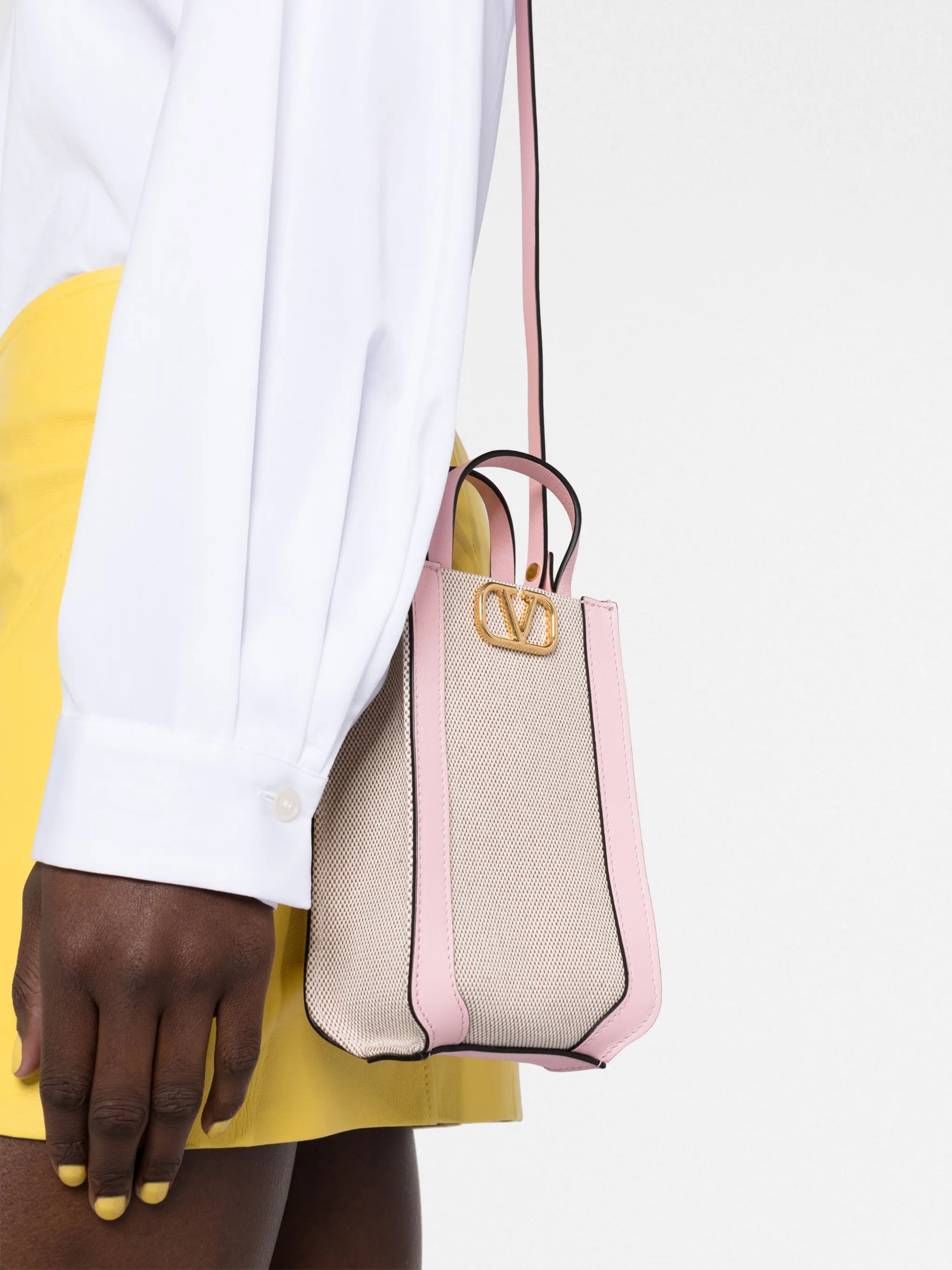VLogo Signature canvas shoulder bag
