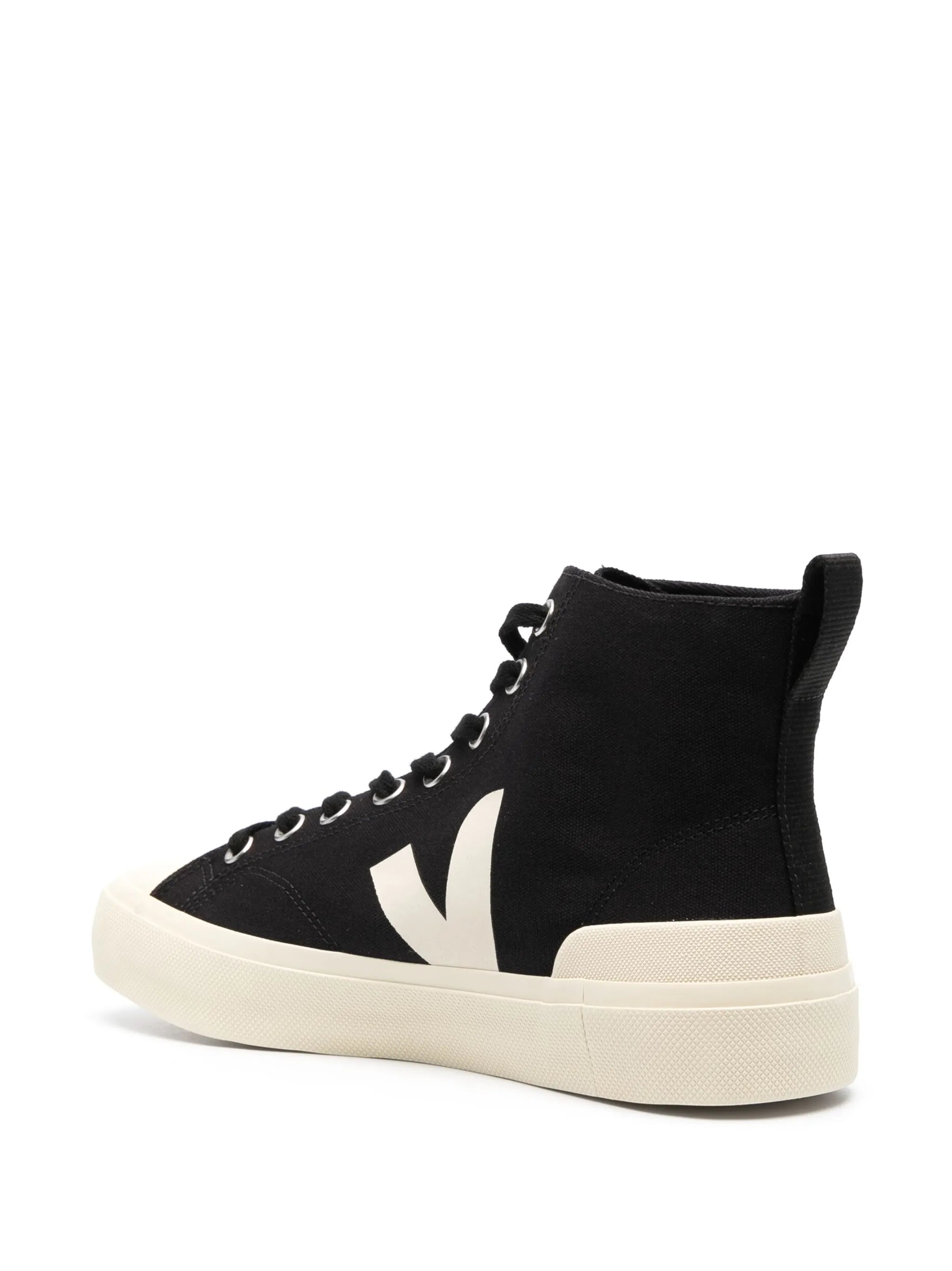 Nova HT sneakers
