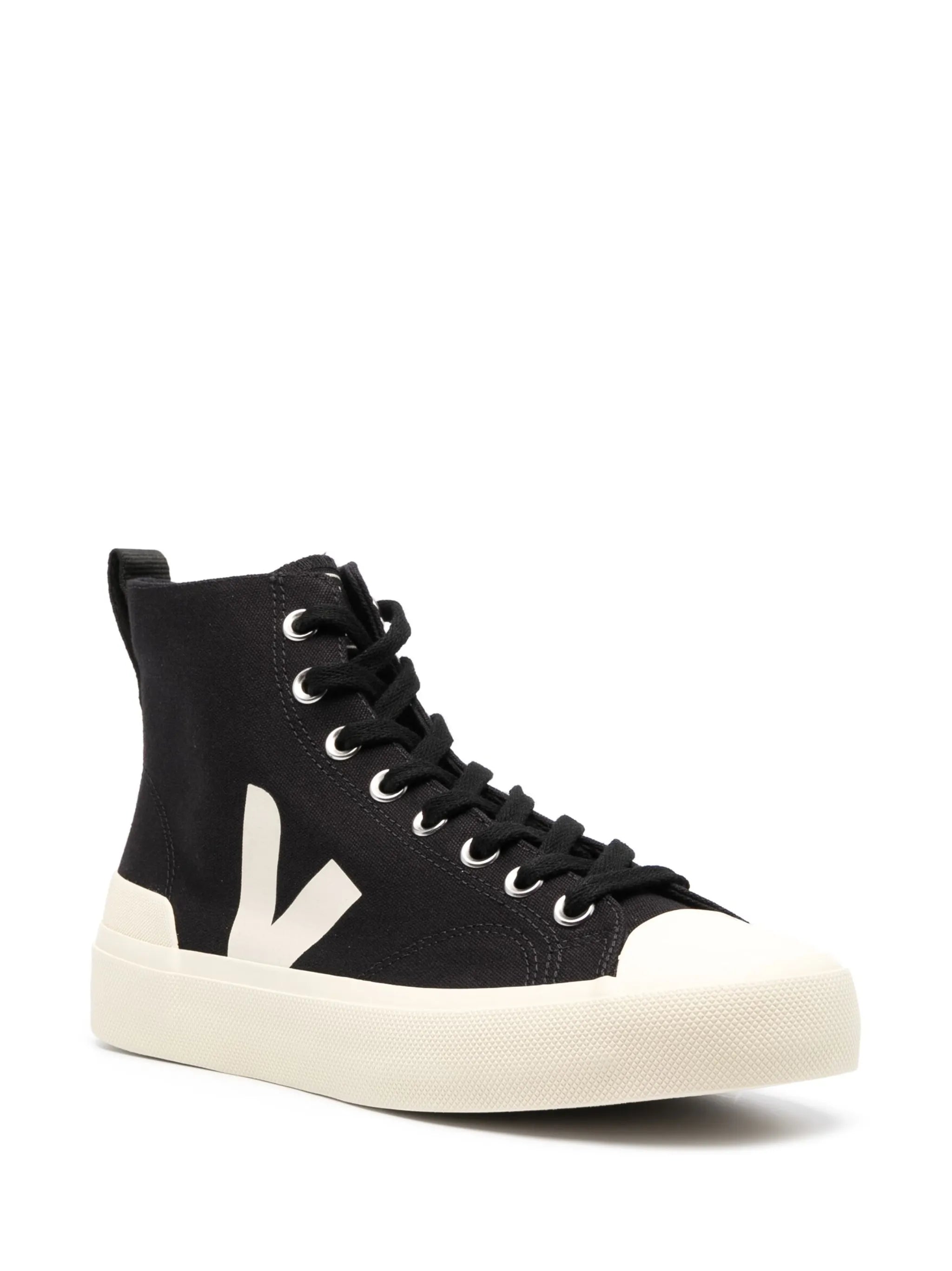 Nova HT sneakers