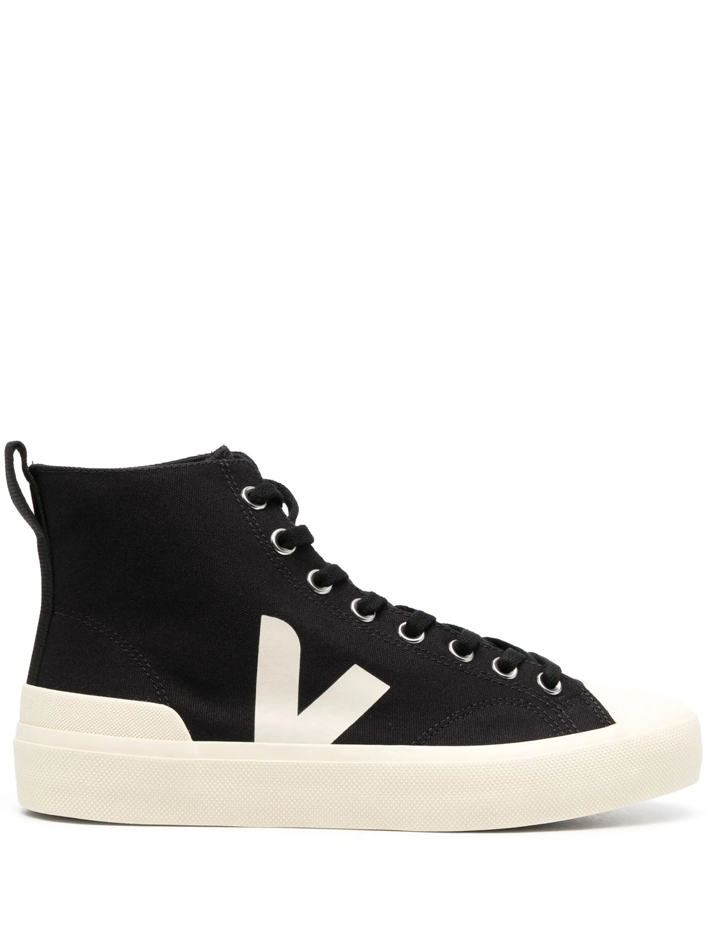 Nova HT sneakers