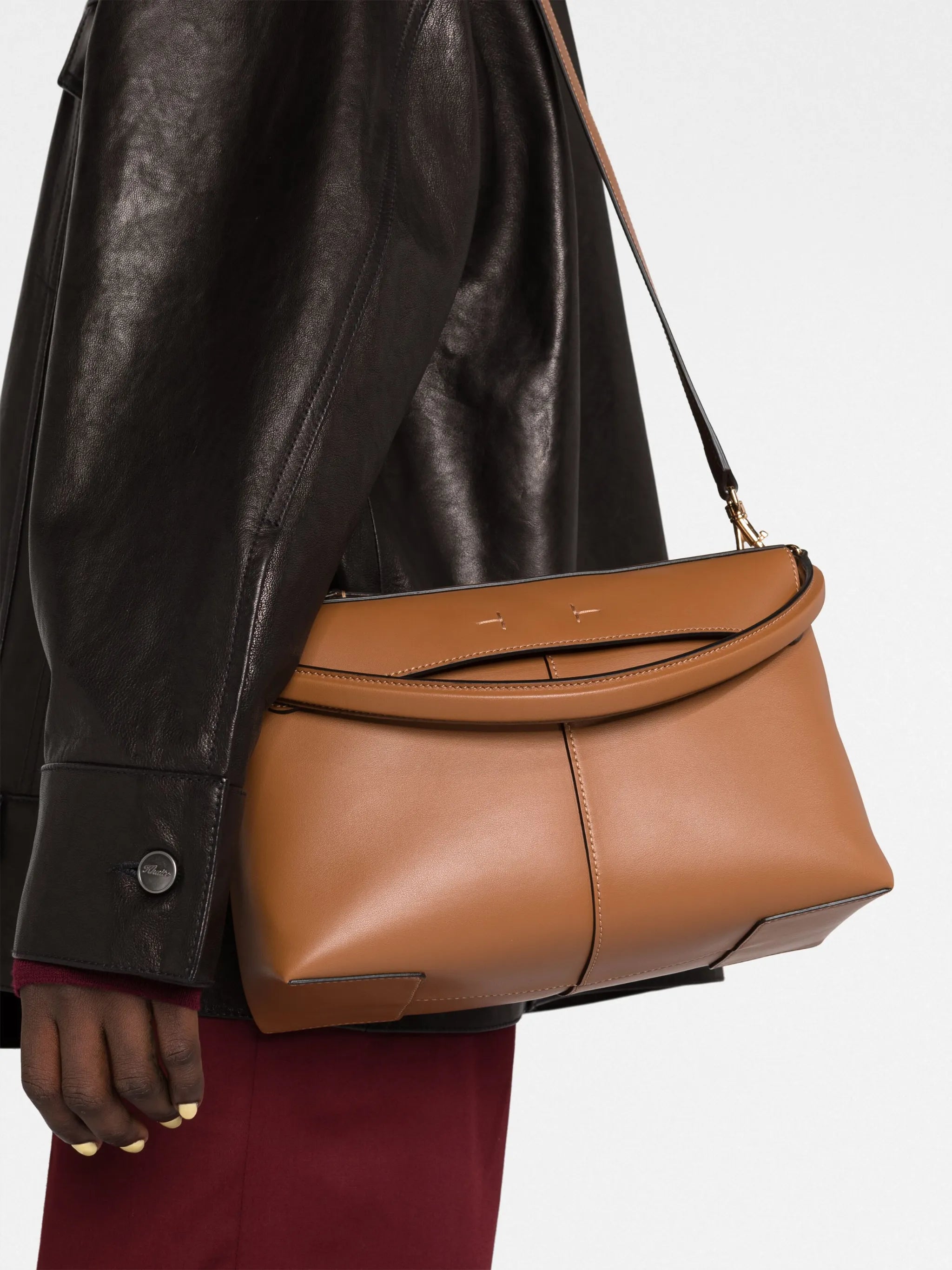 logo-charm leather tote bag