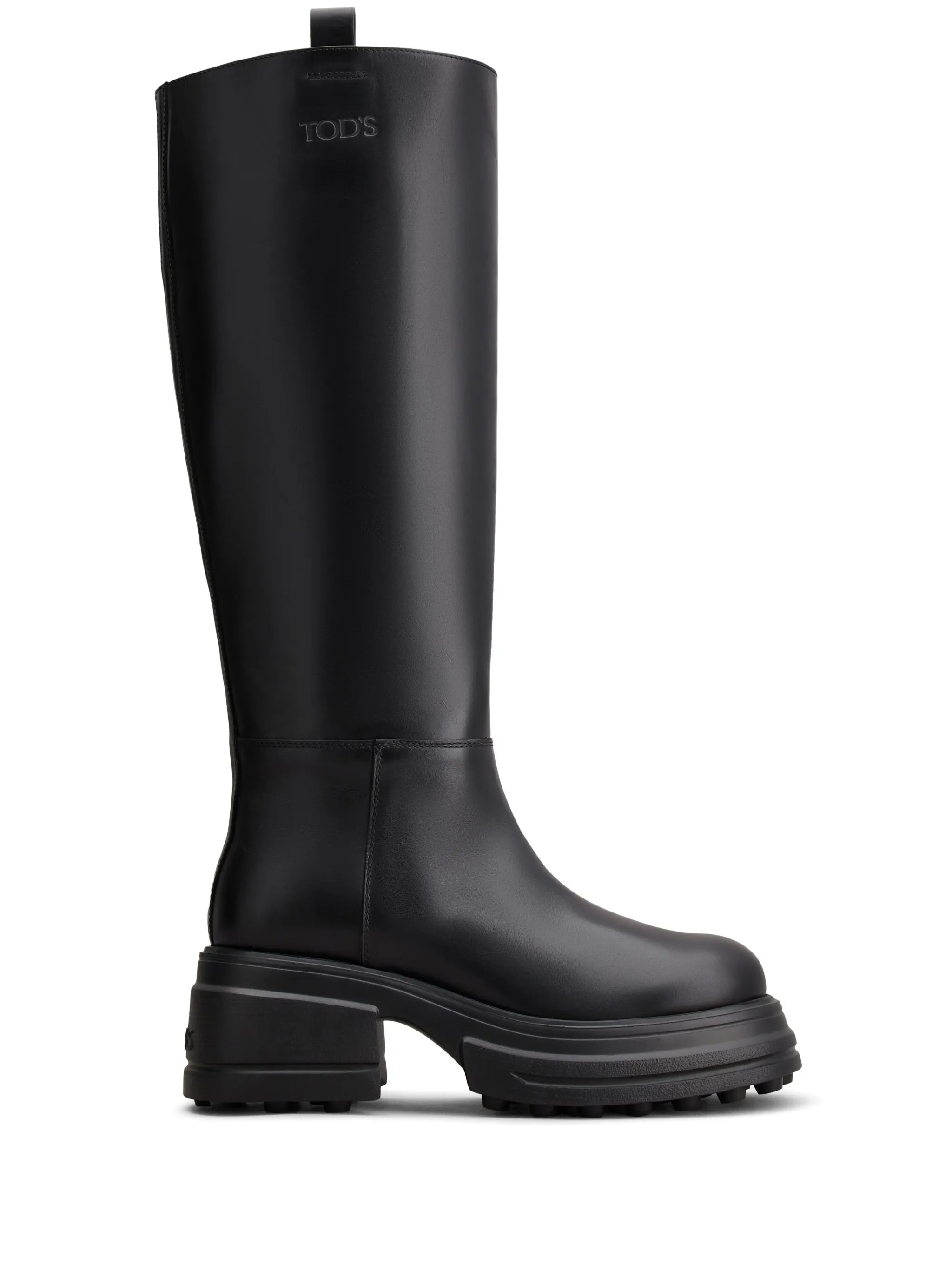 round-toe leather boots