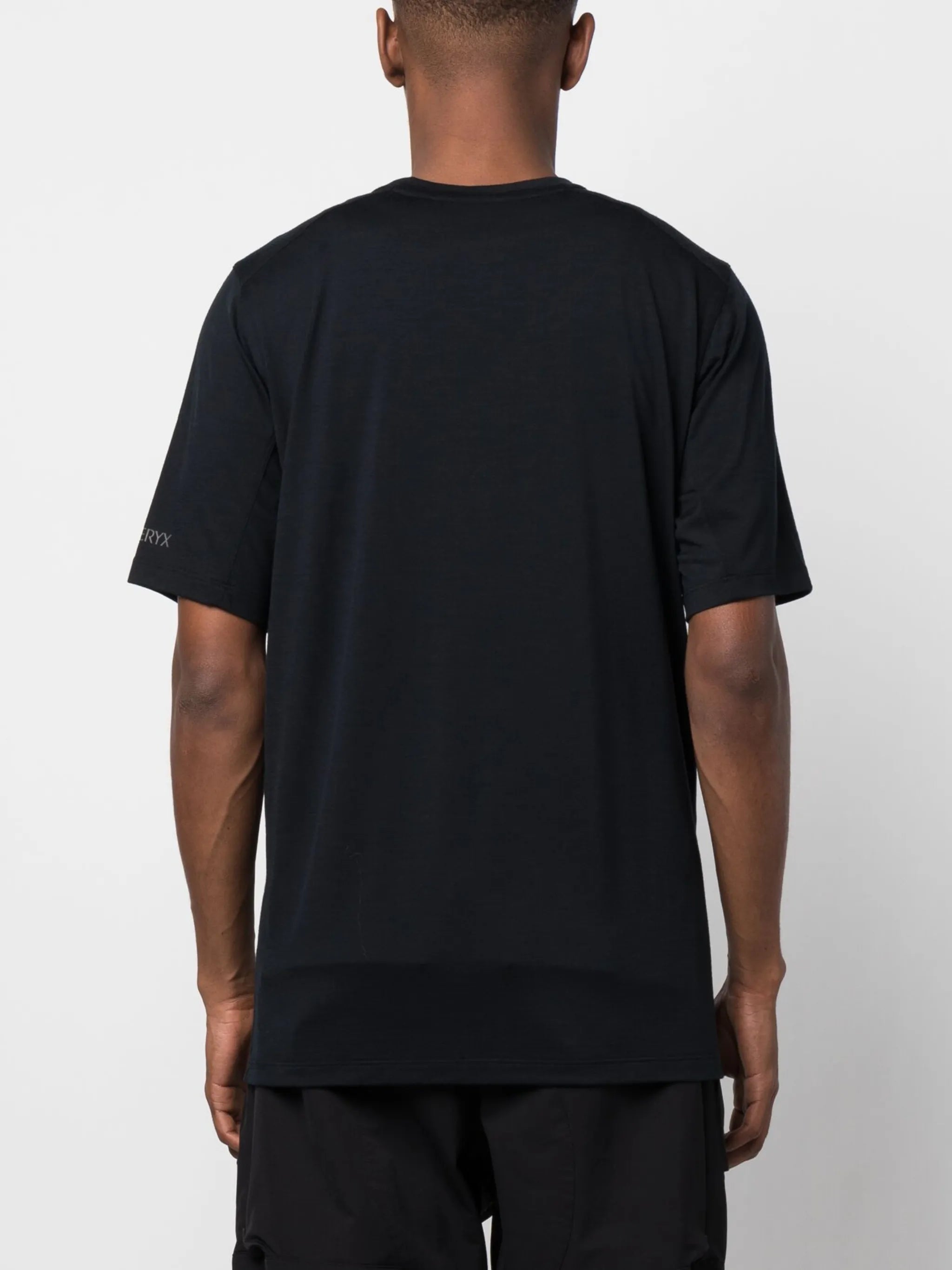 Ionia logo-print T-shirt