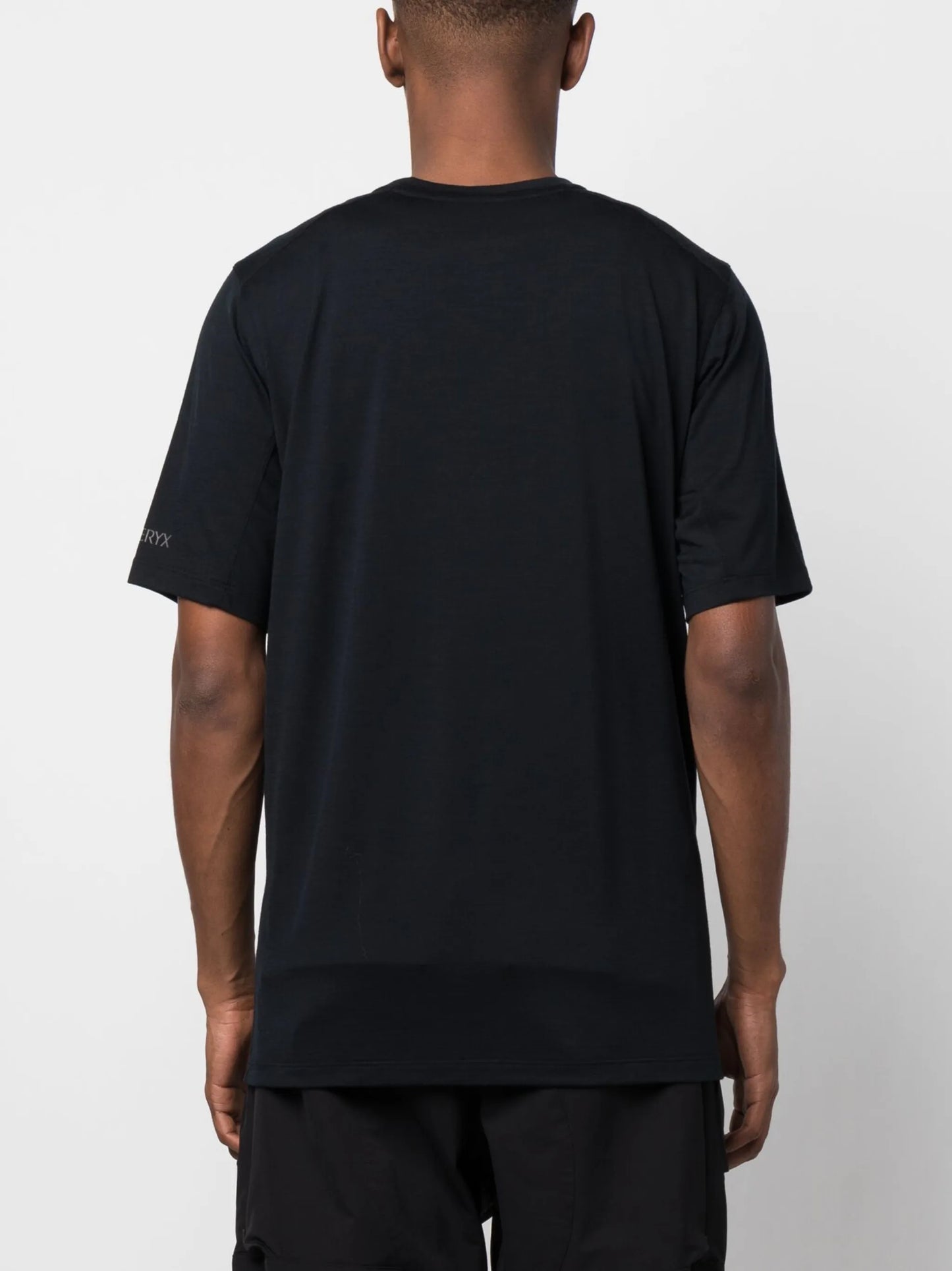 Ionia logo-print T-shirt