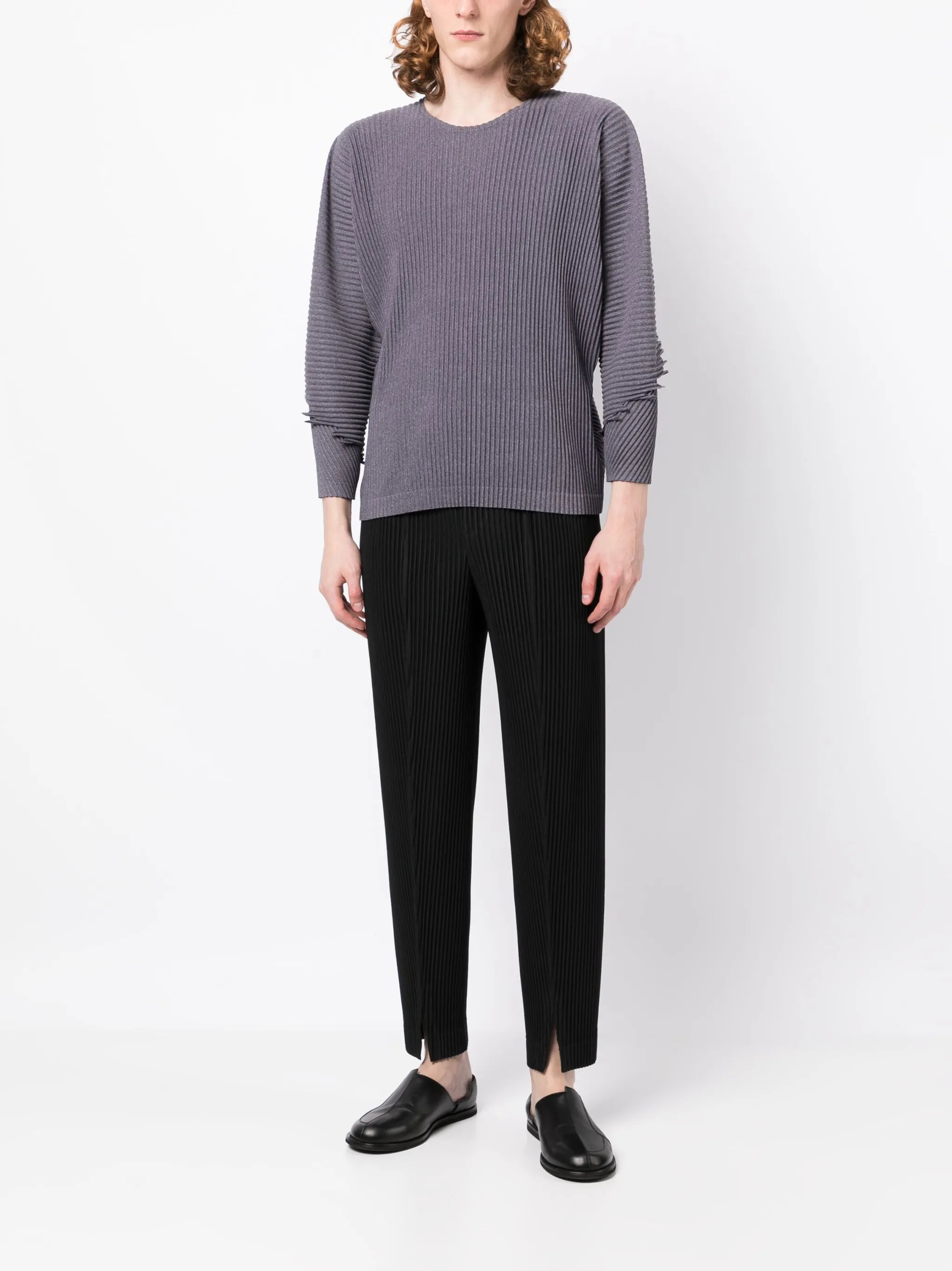 tailored-cut pleated trousers