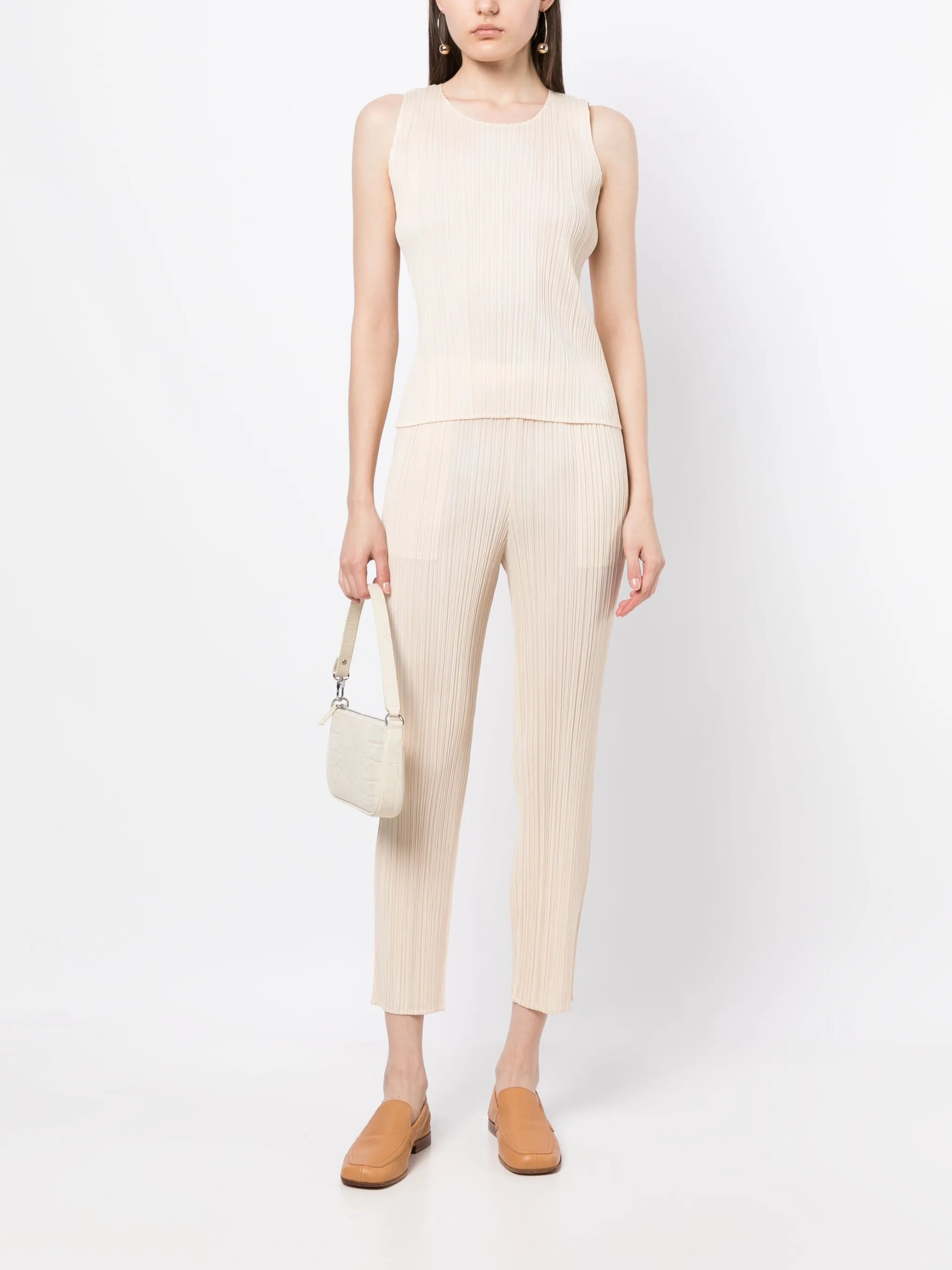 pleated sleeveless top