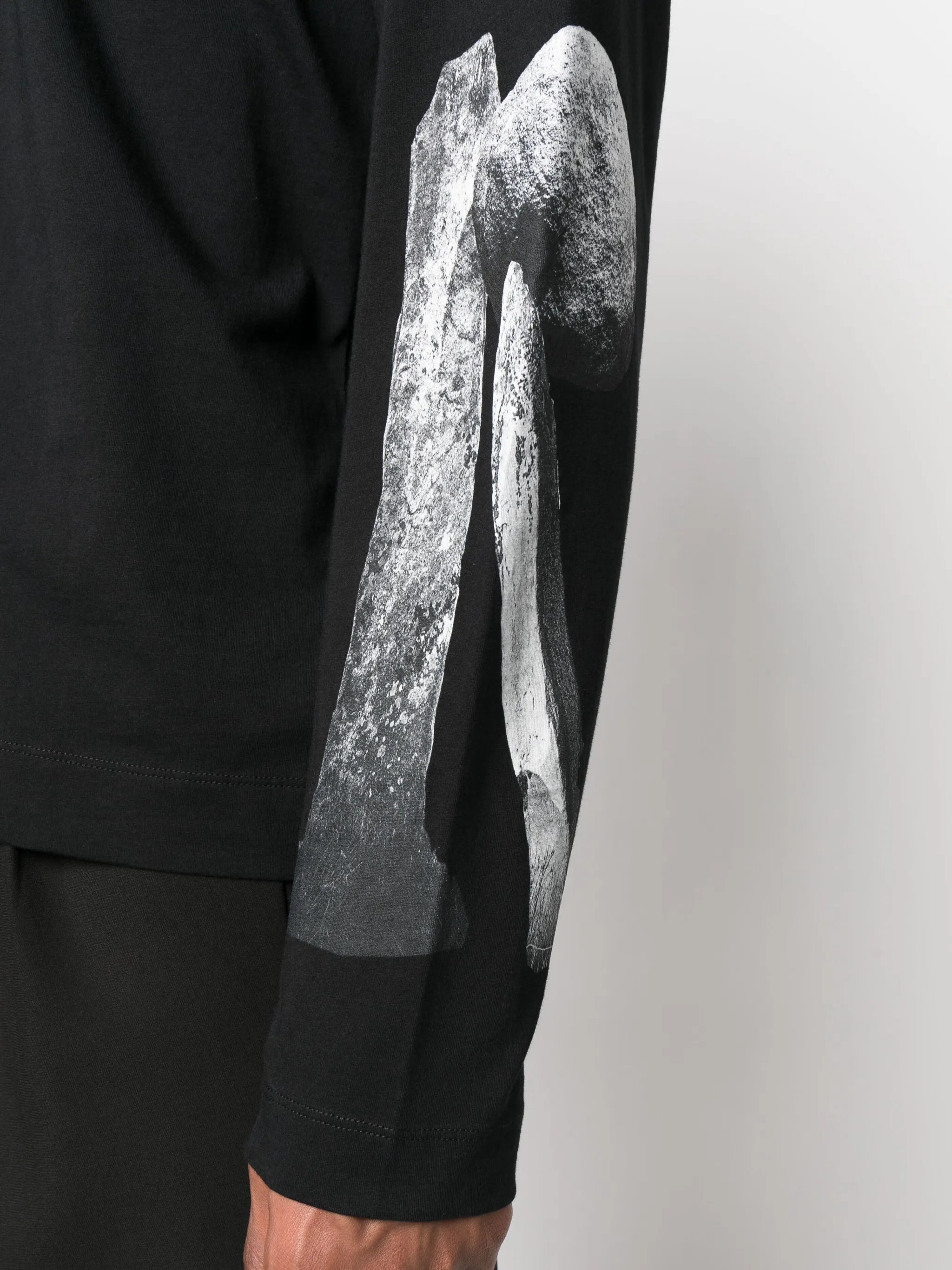 graphic-print long-sleeve T-shirt