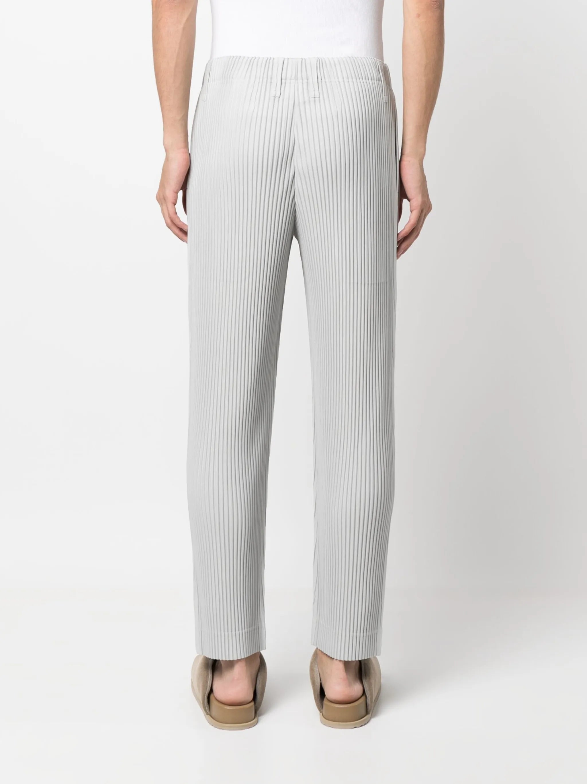 pleated tapered trousers