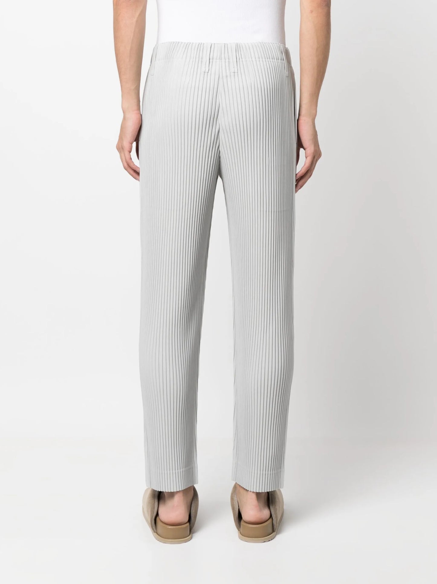 pleated tapered trousers