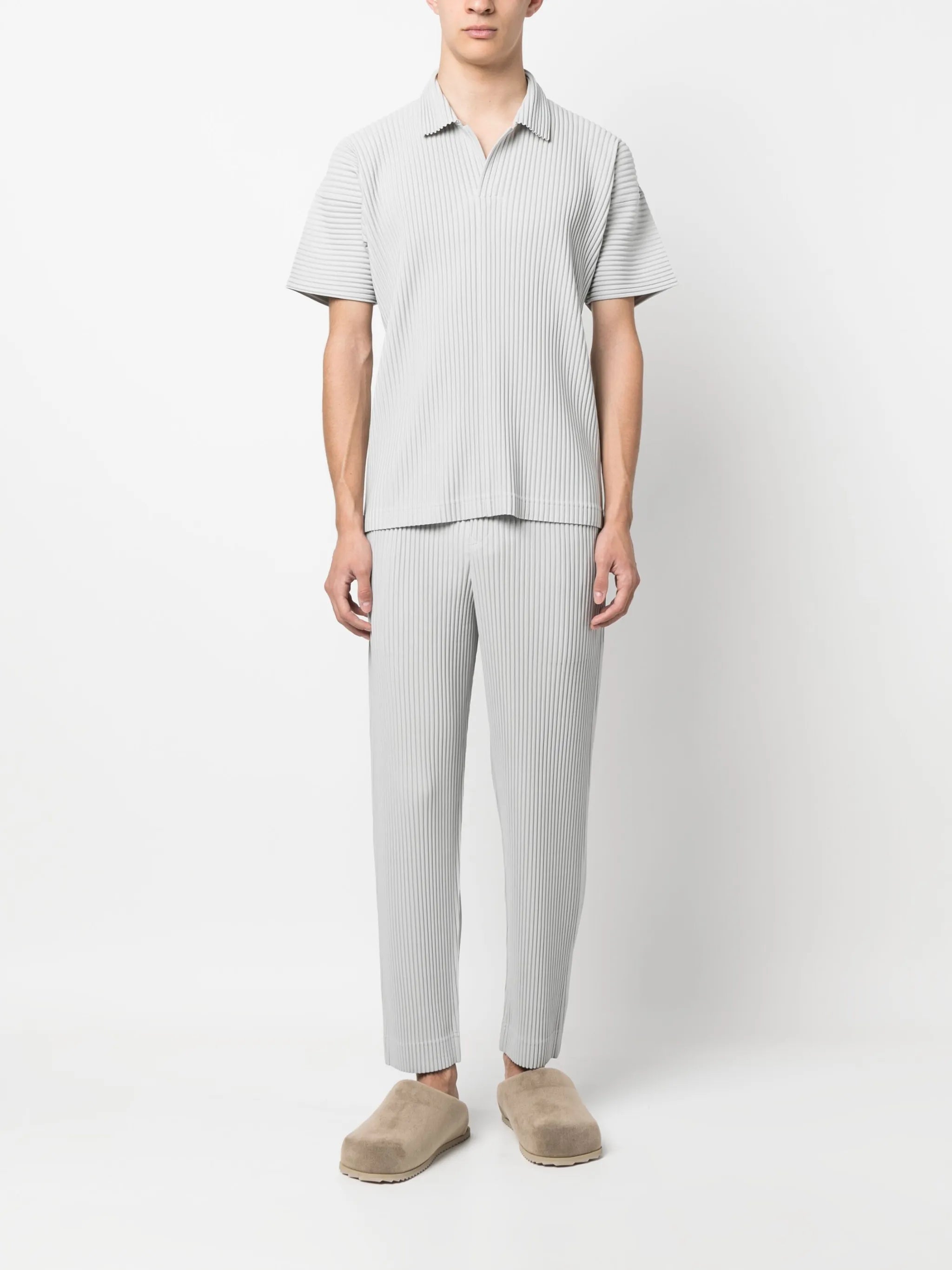pleated tapered trousers