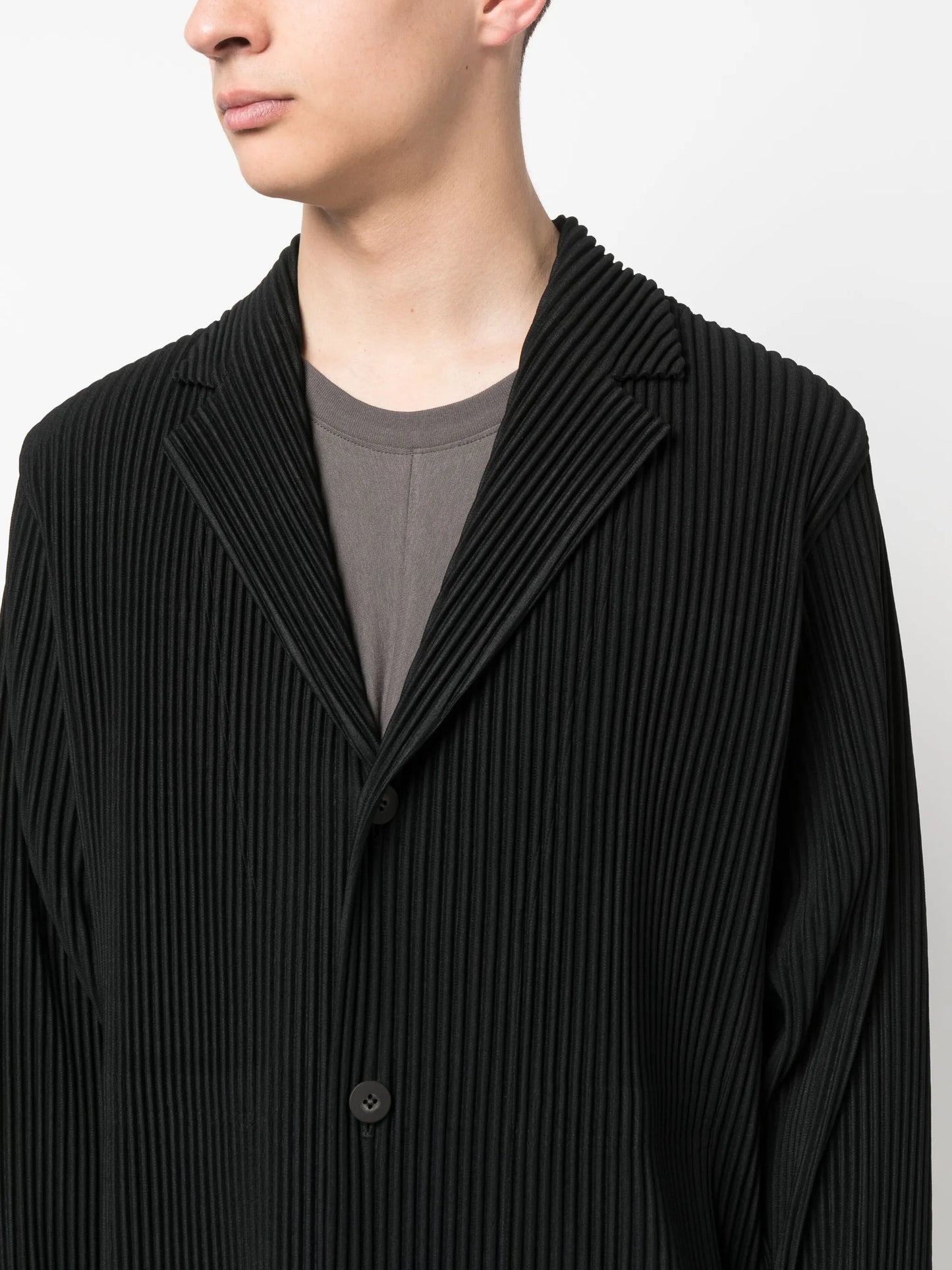 plissé single-breasted coat