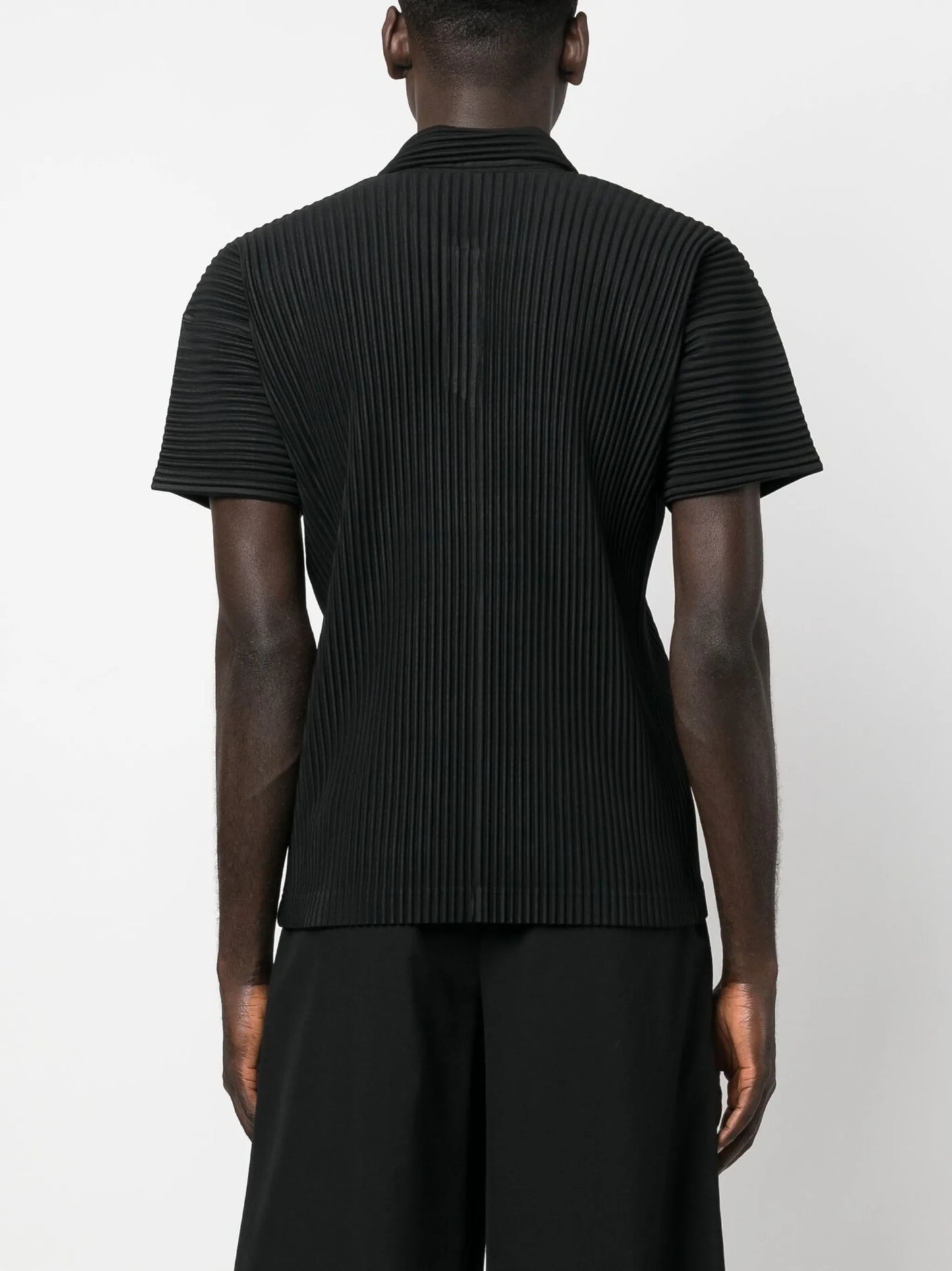 pleated short-sleeve shirt