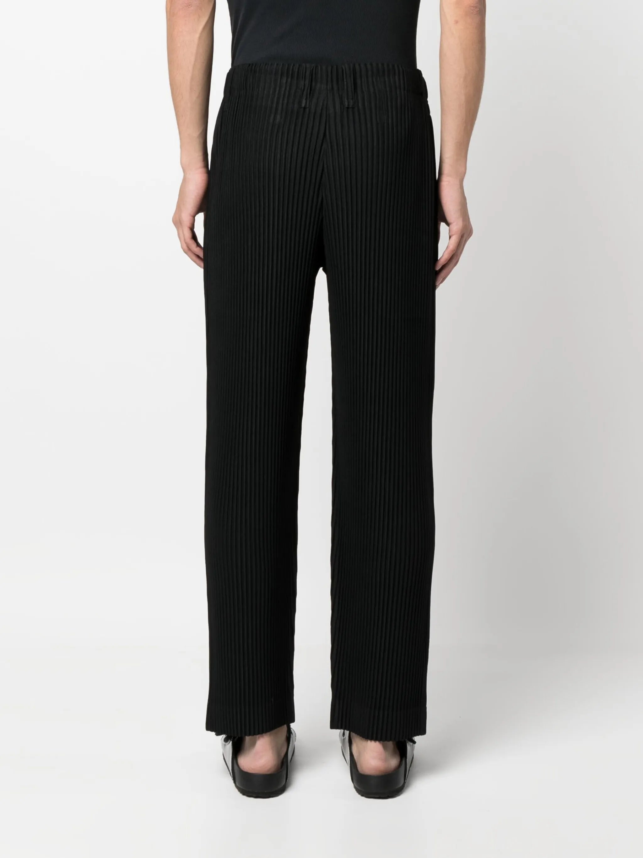 pleated tapered trousers