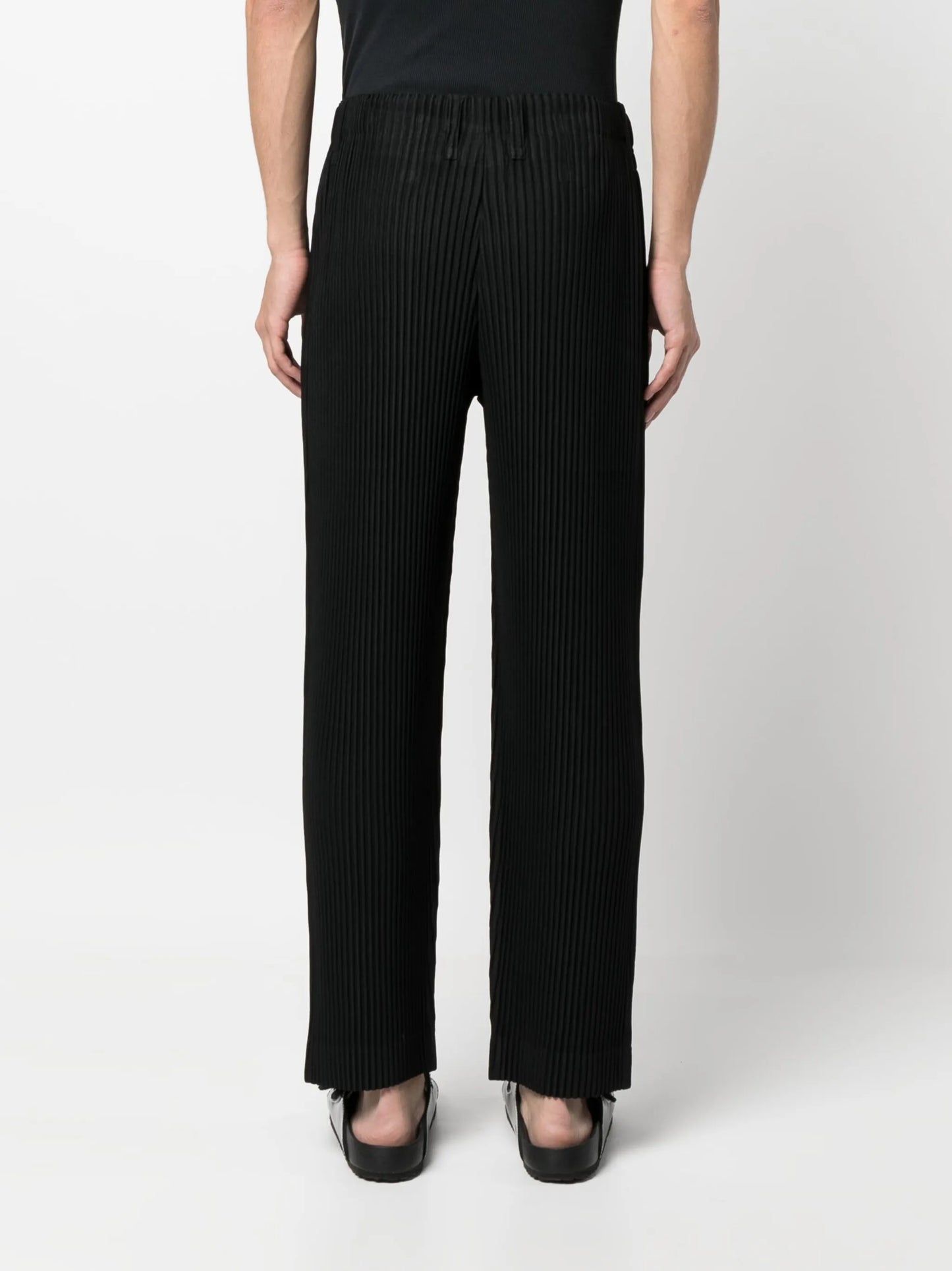 pleated tapered trousers