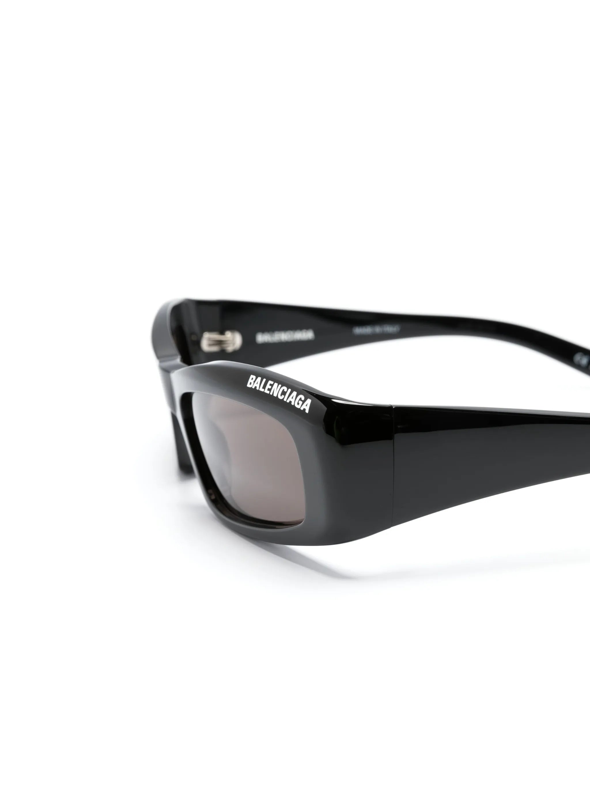 logo-engraved sunglasses