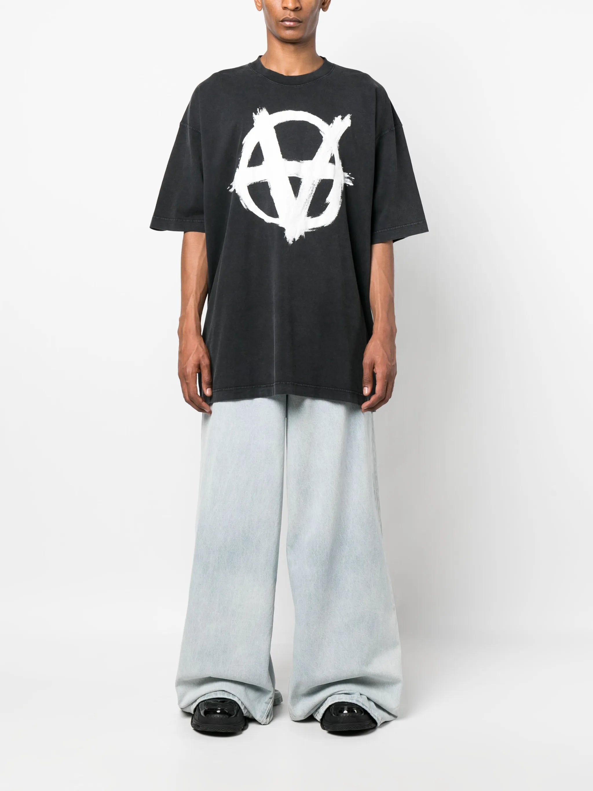 reverse anarchy-print T-shirt