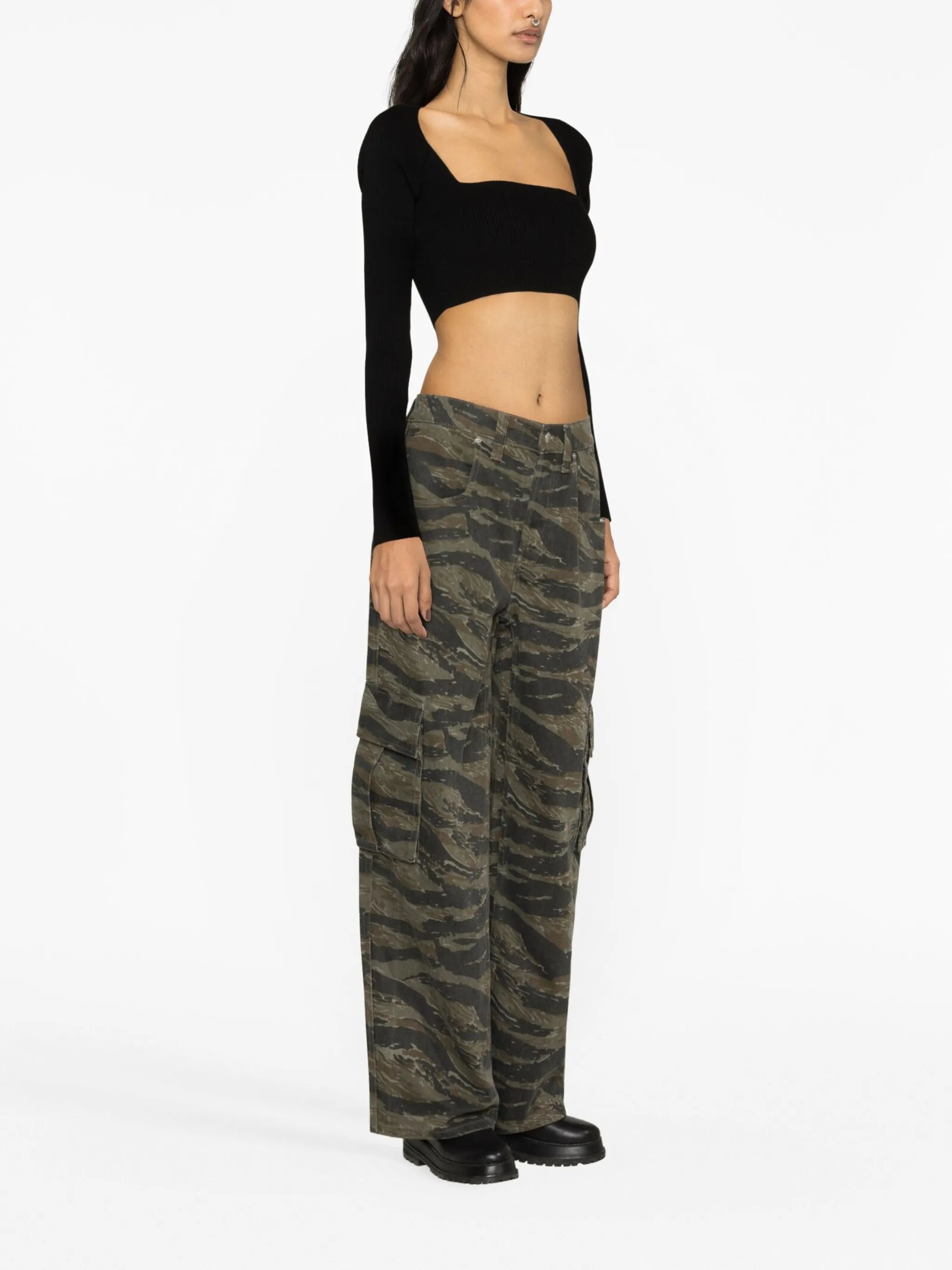 camouflage-print cargo jeans