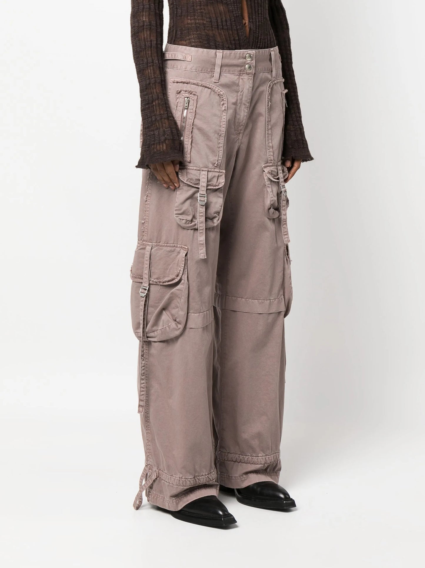wide-leg cargo trousers
