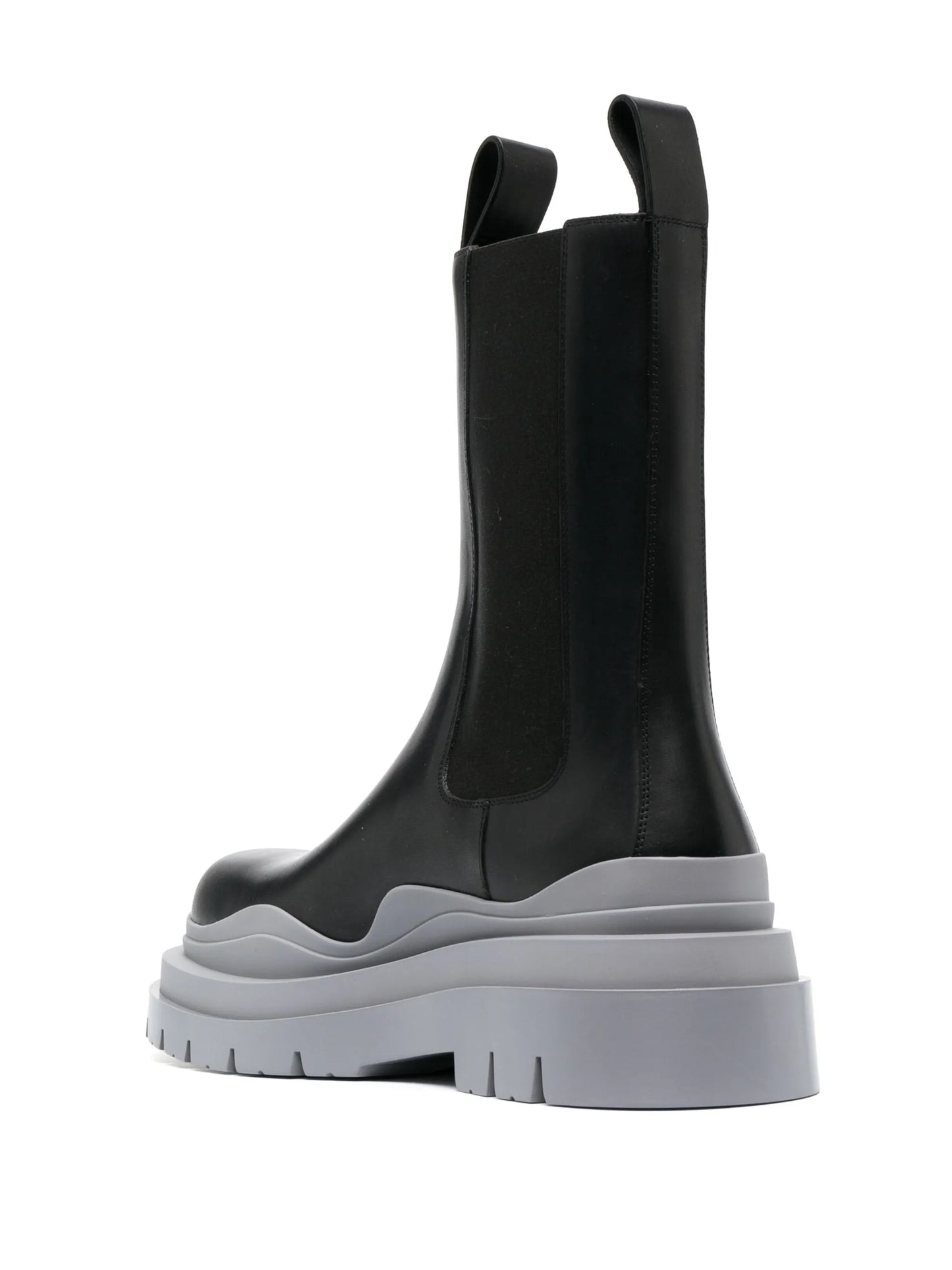 Tire Chelsea boots