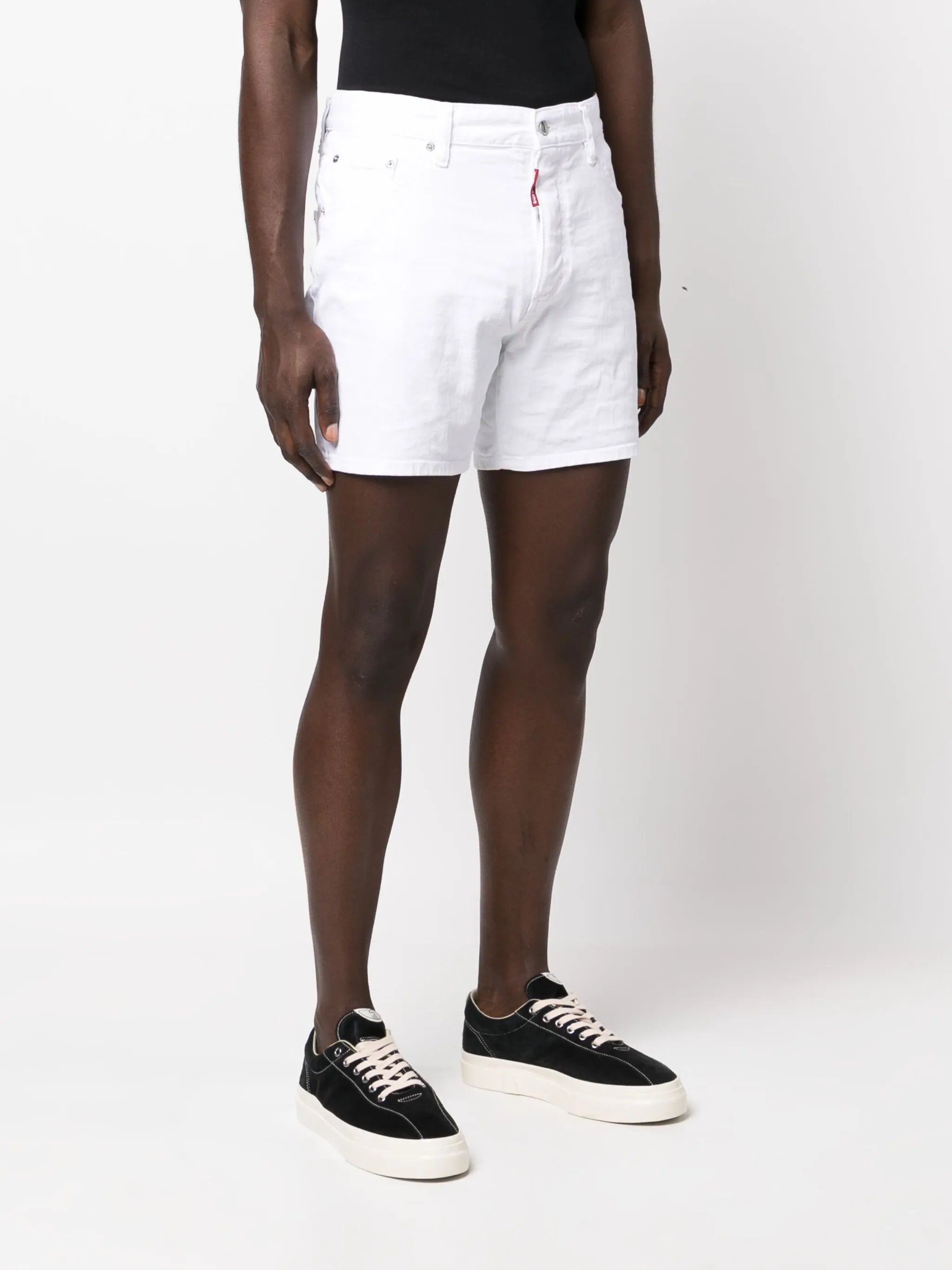 thigh-length cotton shorts