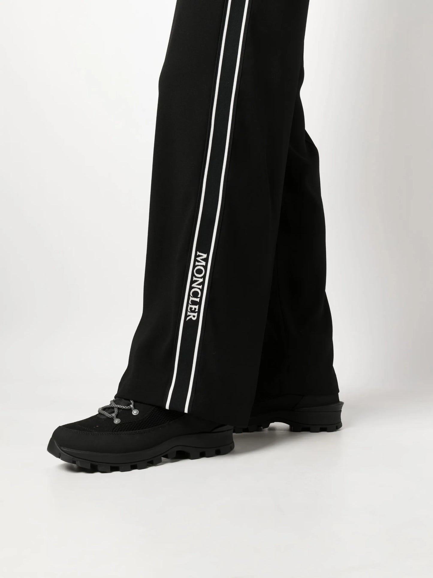 straight-leg drawstring trousers