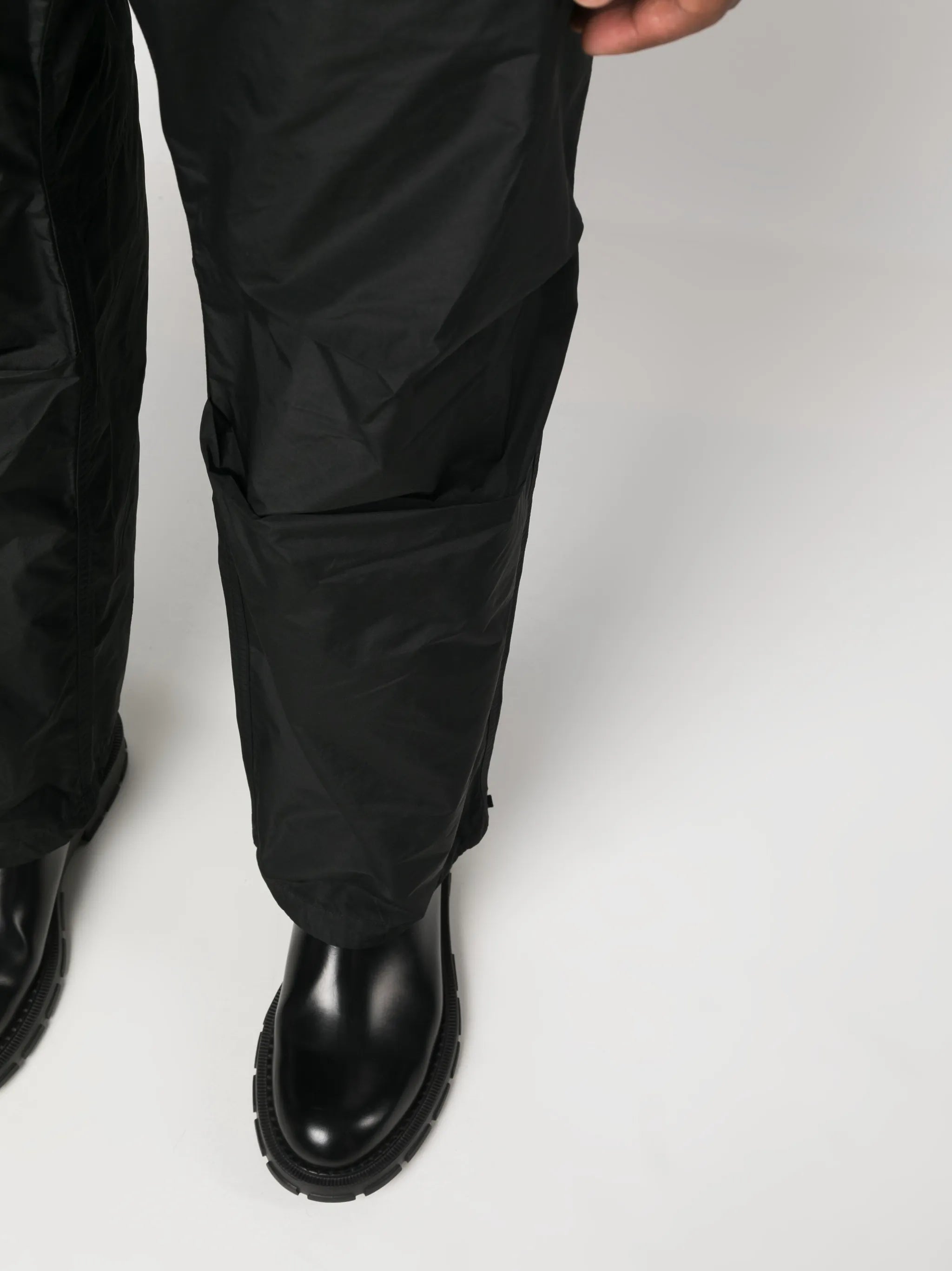 mid-rise straight-leg trousers