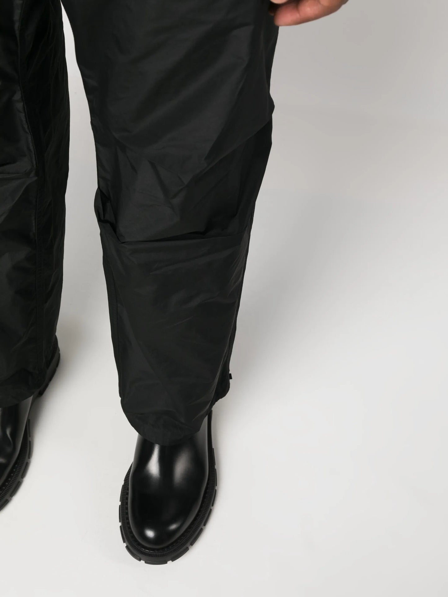 mid-rise straight-leg trousers